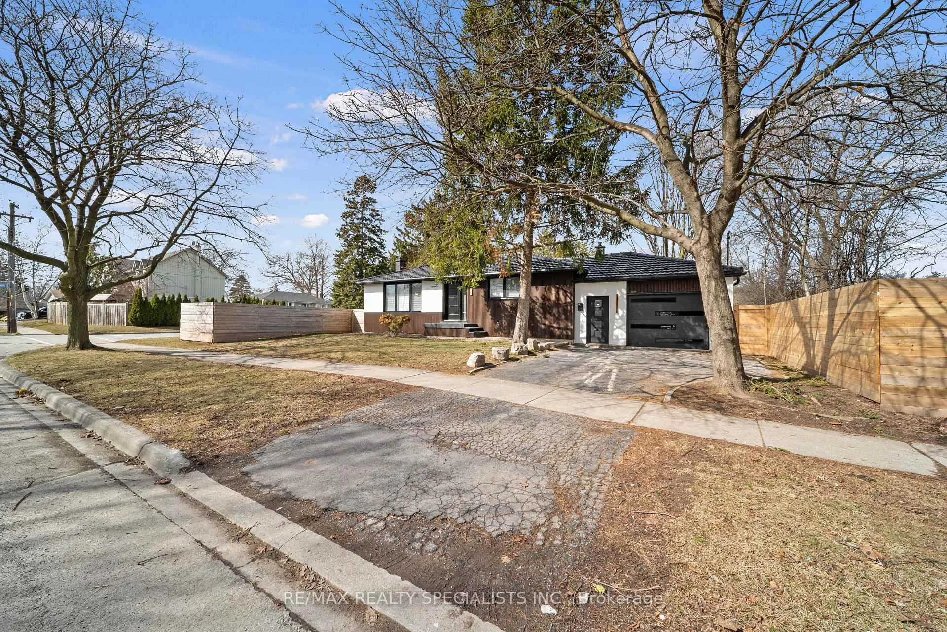 Photo 3 of 5361 Bromley Road, Burlington, Appleby — HOMEH