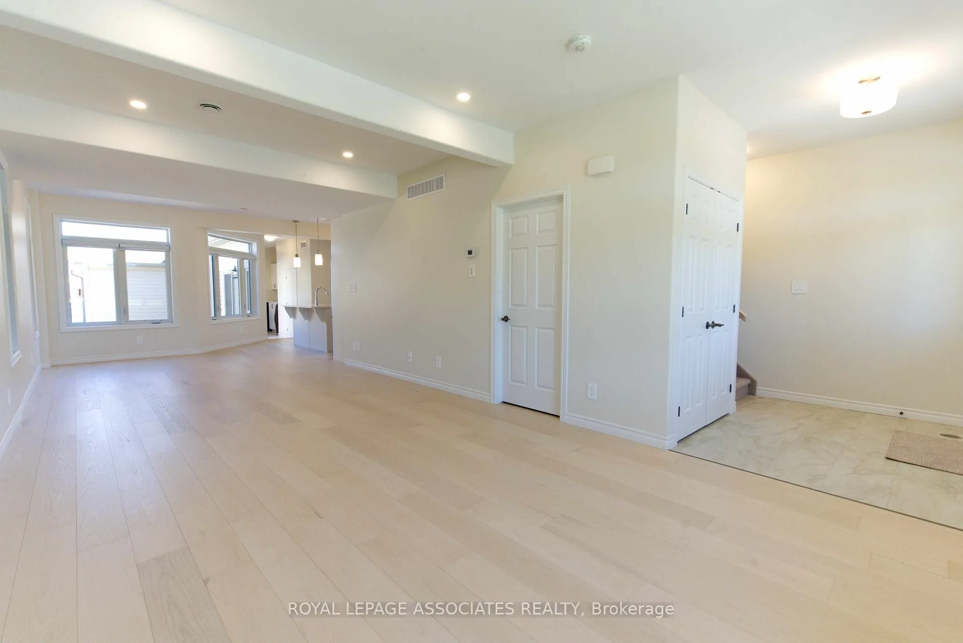 Photo 3 of 84 Riverstone Way, Belleville, Thurlow Ward — HOMEH
