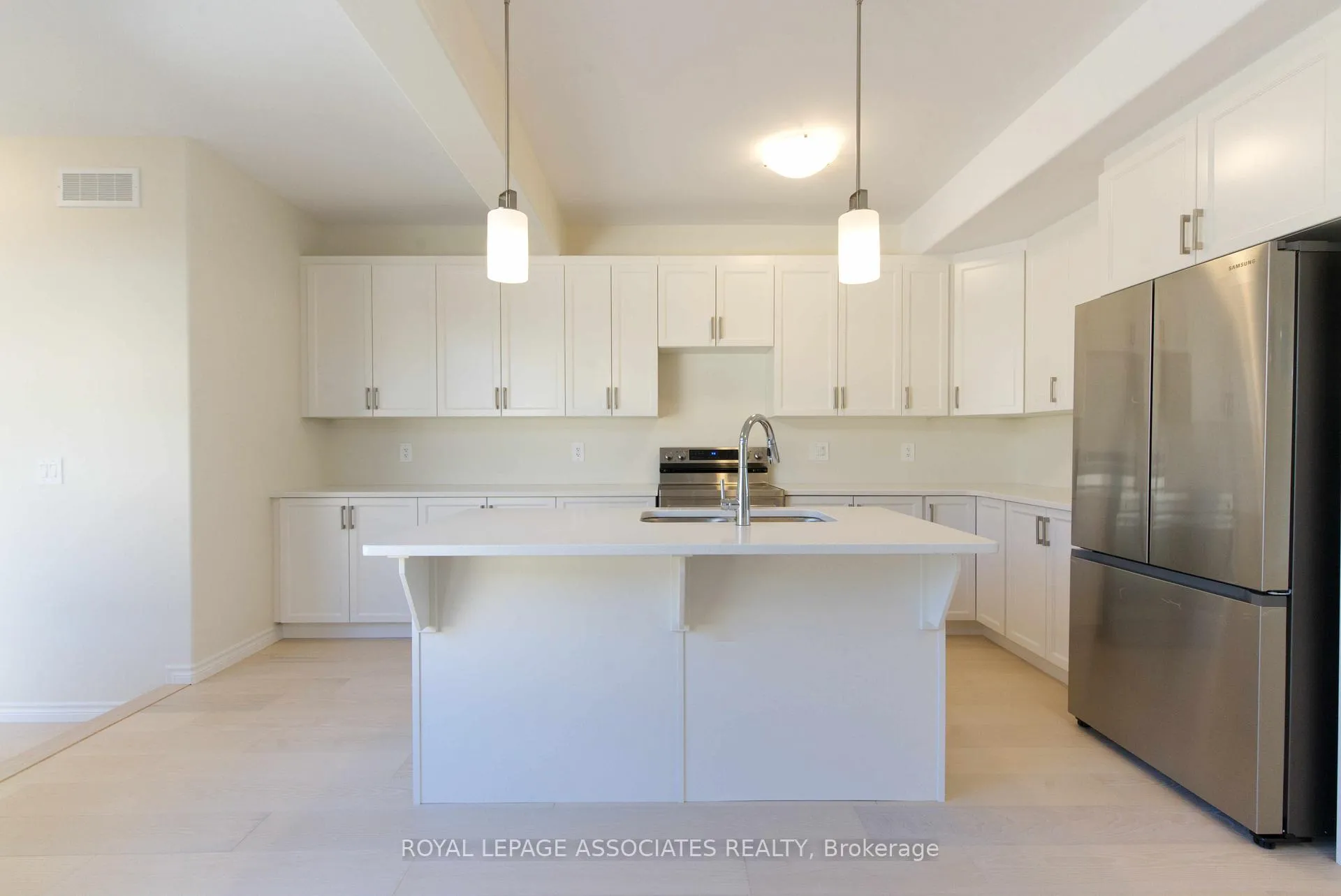 Photo 5 of 84 Riverstone Way, Belleville, Thurlow Ward — HOMEH