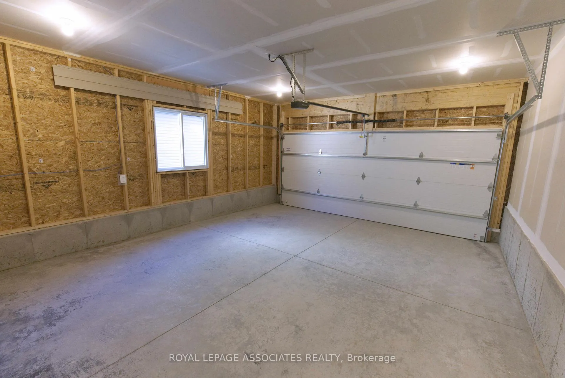 Photo 9 of 84 Riverstone Way, Belleville, Thurlow Ward — HOMEH