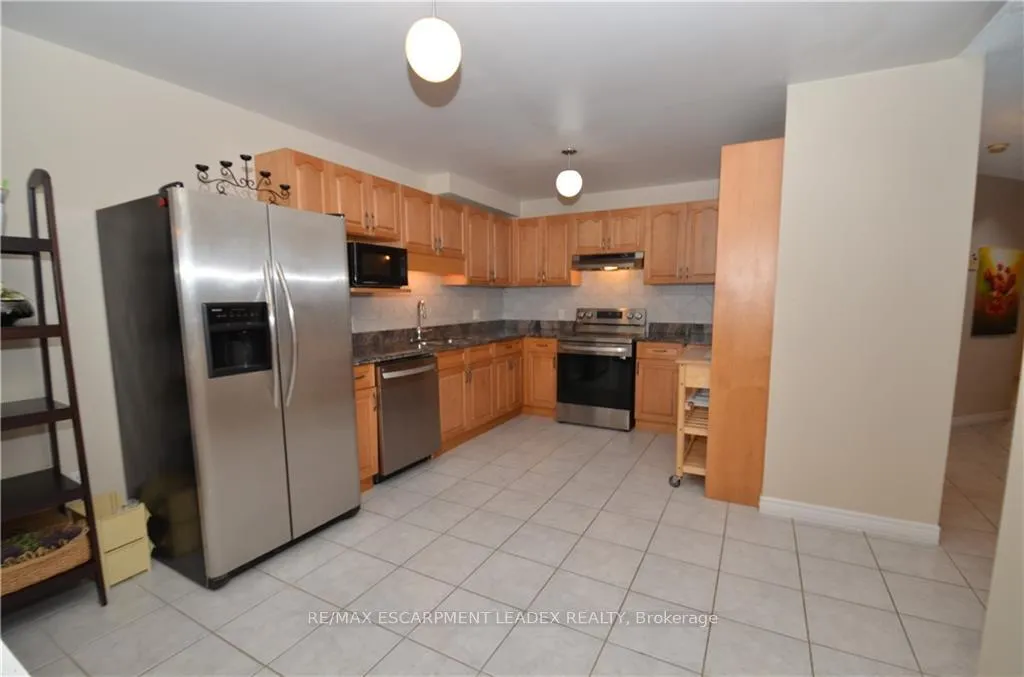Photo 9 of 1132 Harrogate Drive, Hamilton, Ancaster — HOMEH