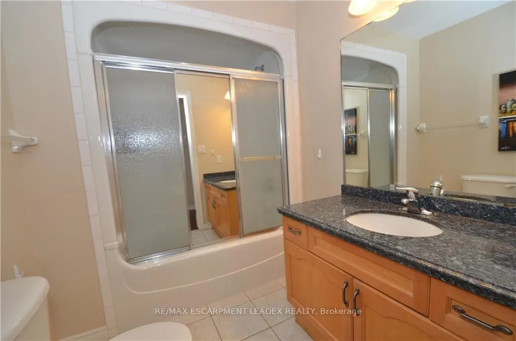 Photo 12 of 1132 Harrogate Drive, Hamilton, Ancaster — HOMEH