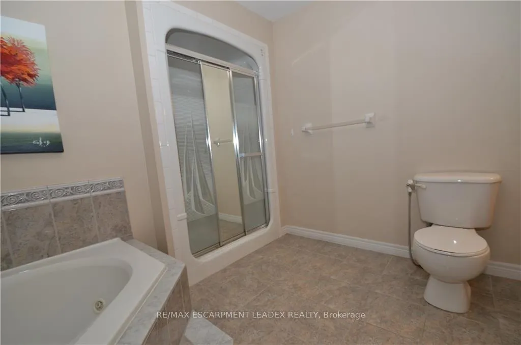 Photo 16 of 1132 Harrogate Drive, Hamilton, Ancaster — HOMEH