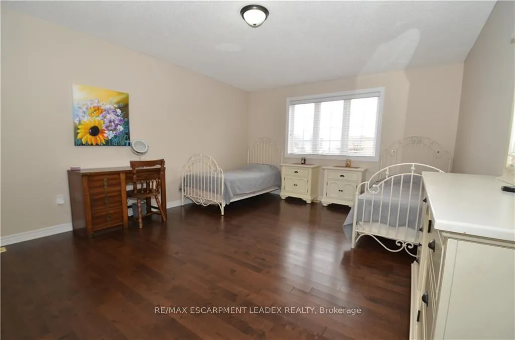 Photo 18 of 1132 Harrogate Drive, Hamilton, Ancaster — HOMEH