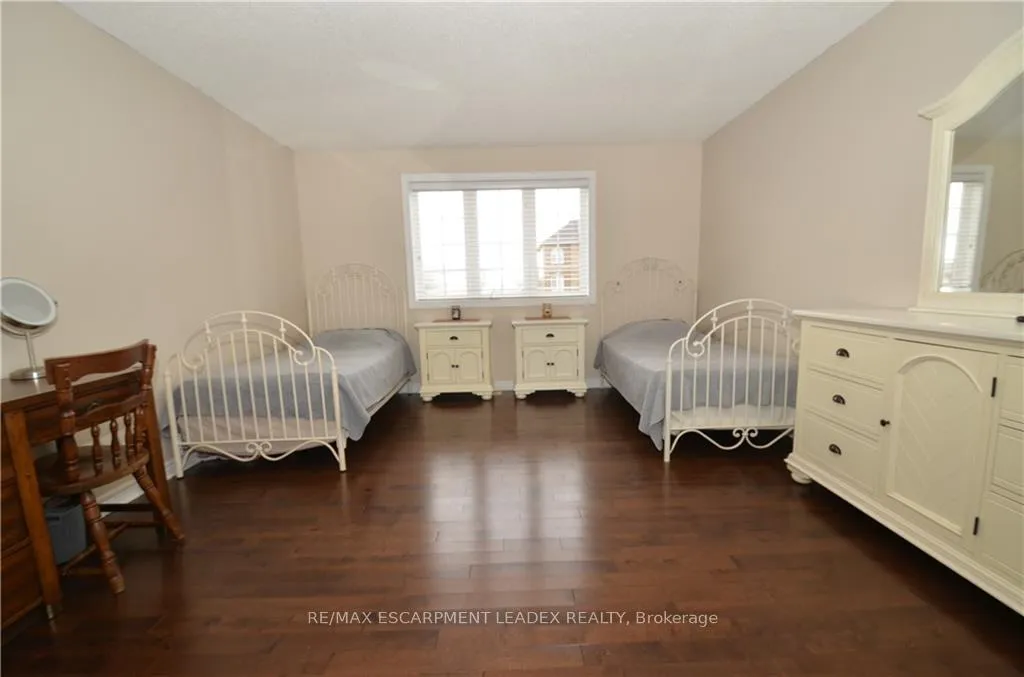 Photo 19 of 1132 Harrogate Drive, Hamilton, Ancaster — HOMEH