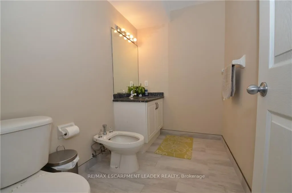 Photo 22 of 1132 Harrogate Drive, Hamilton, Ancaster — HOMEH