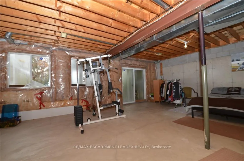 Photo 24 of 1132 Harrogate Drive, Hamilton, Ancaster — HOMEH