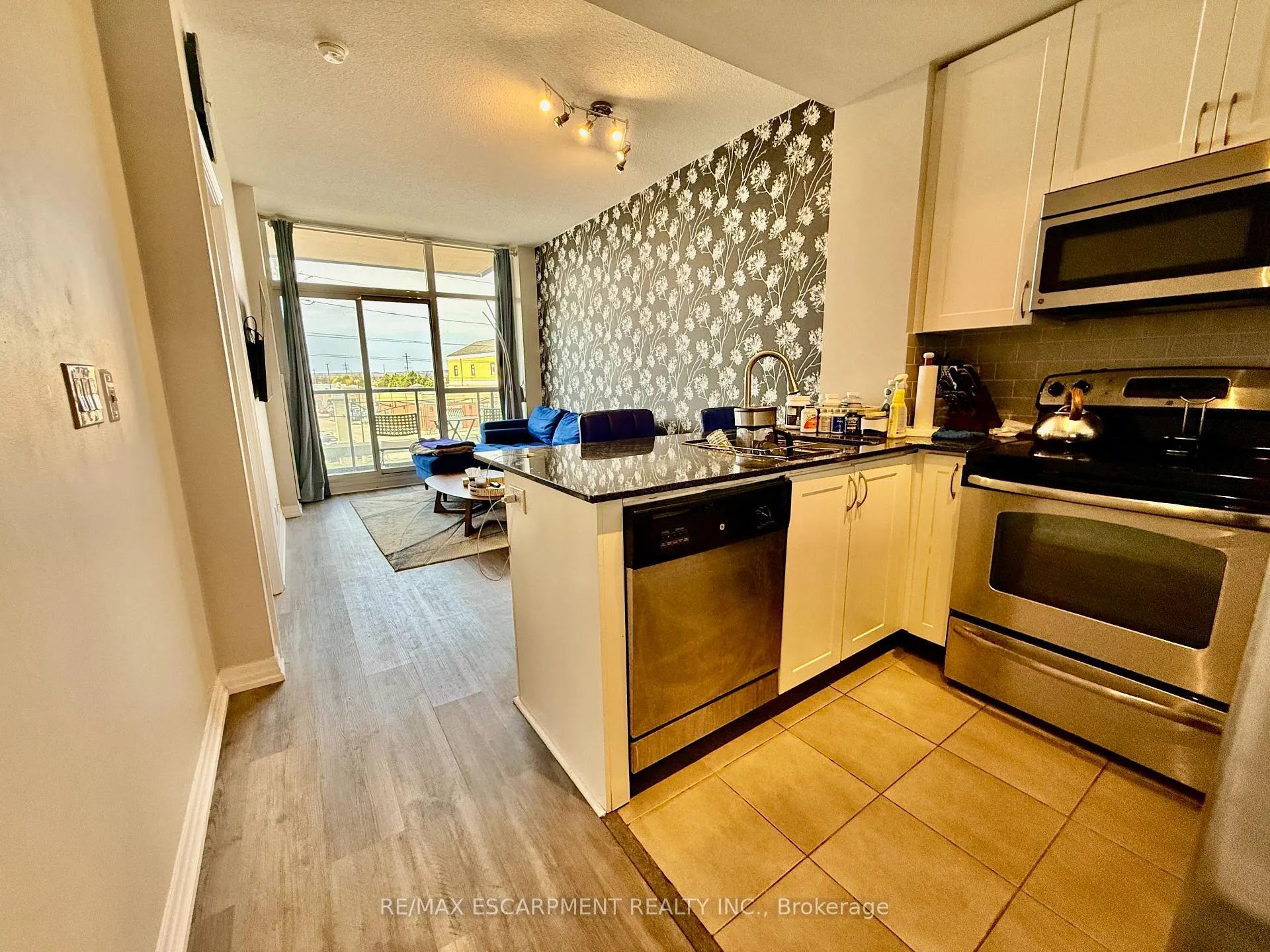 Photo 11 of Unit 317, 1940 Ironstone Drive, Burlington, Uptown — HOMEH