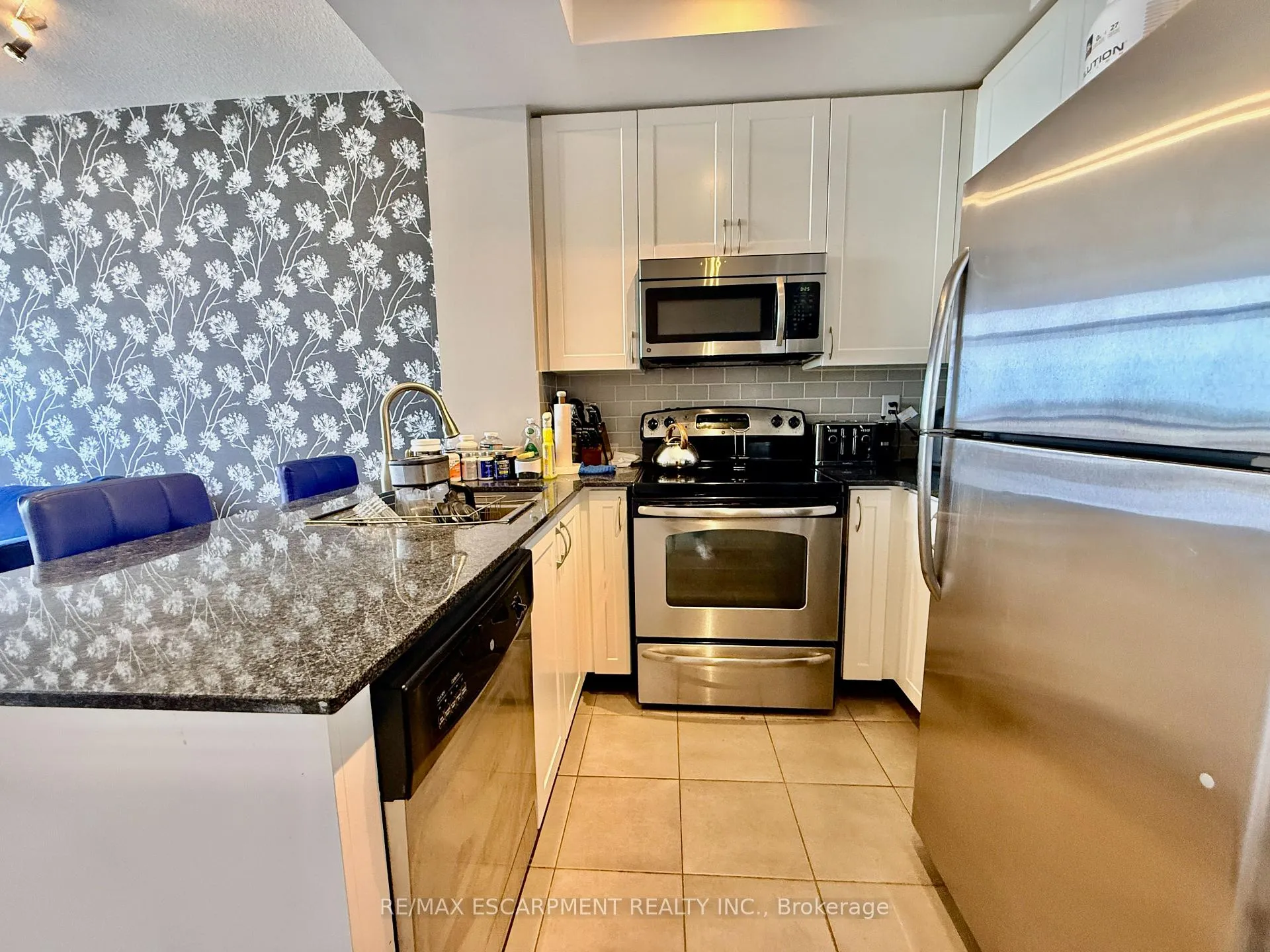 Photo 13 of Unit 317, 1940 Ironstone Drive, Burlington, Uptown — HOMEH