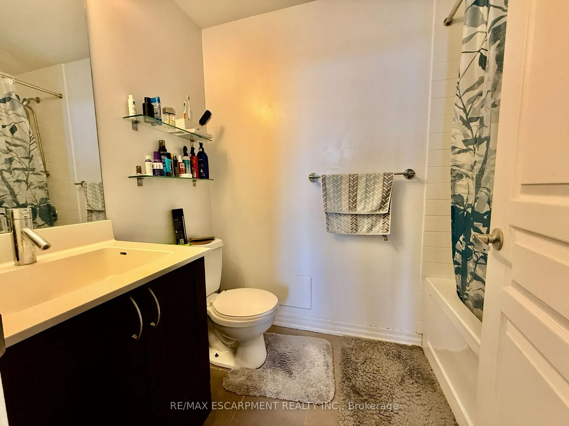 Photo 19 of Unit 317, 1940 Ironstone Drive, Burlington, Uptown — HOMEH