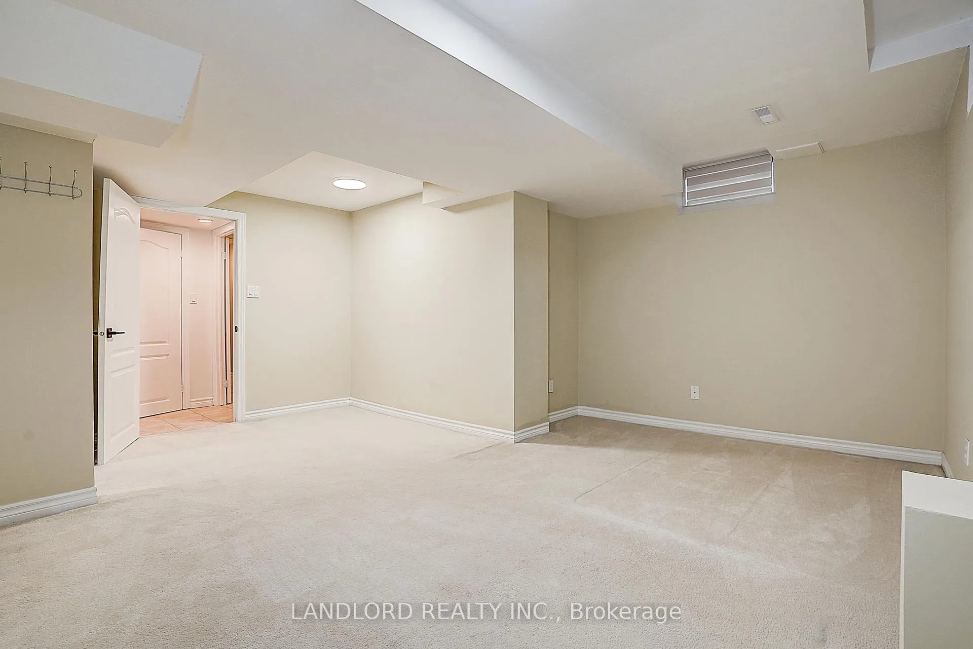 Photo 8 of Unit Lower, 8 Wood Dale Road, Vaughan, Concord — HOMEH