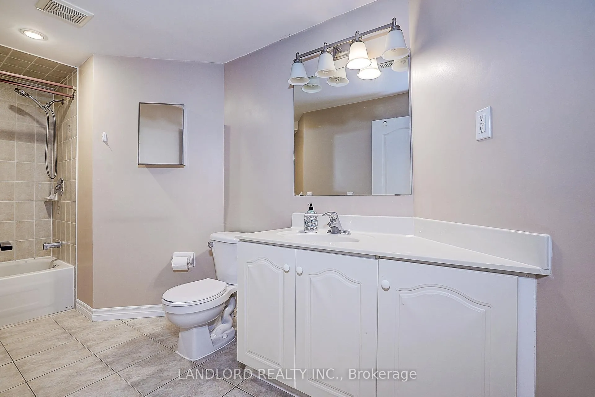 Photo 11 of Unit Lower, 8 Wood Dale Road, Vaughan, Concord — HOMEH