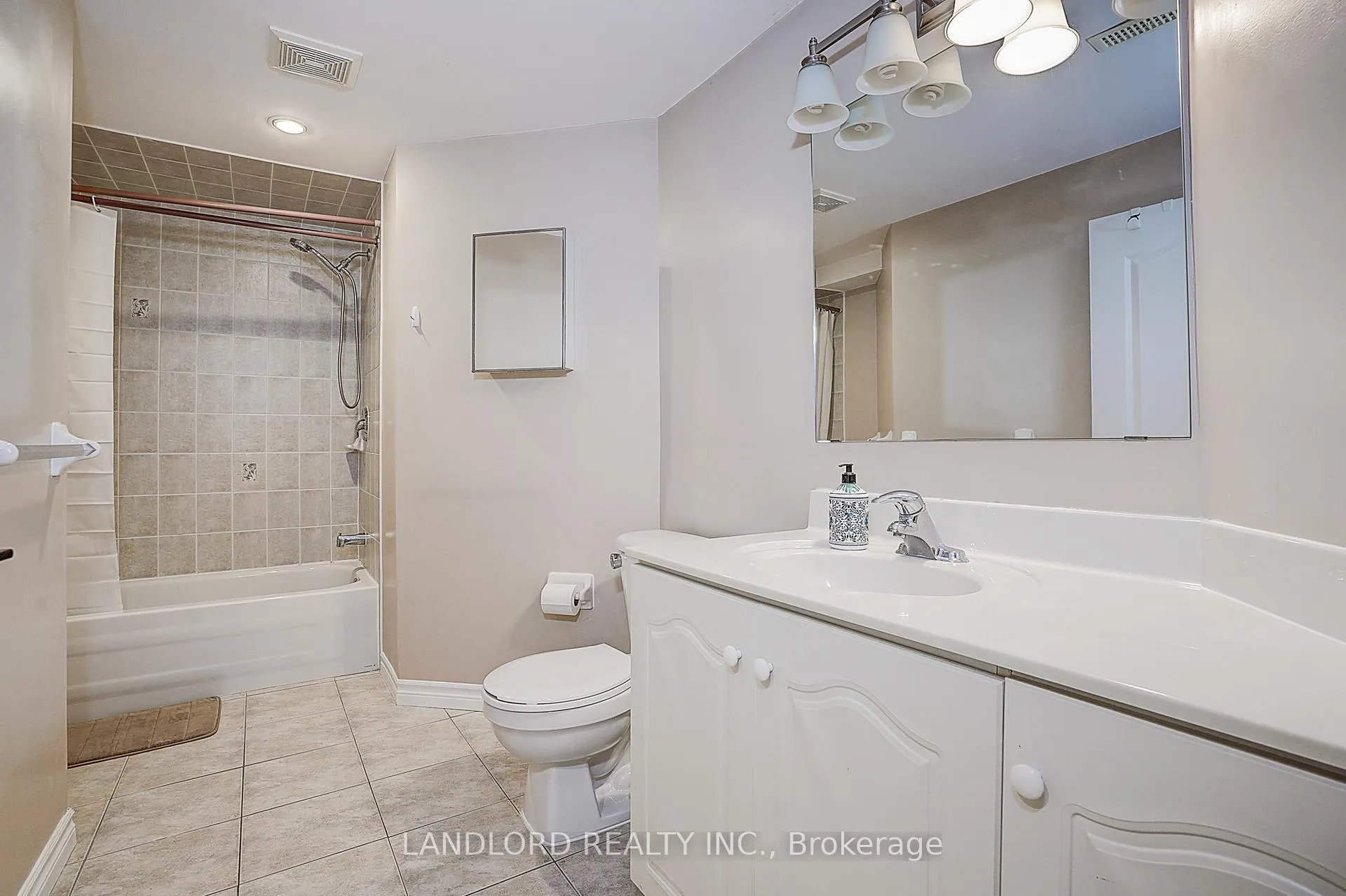 Photo 12 of Unit Lower, 8 Wood Dale Road, Vaughan, Concord — HOMEH