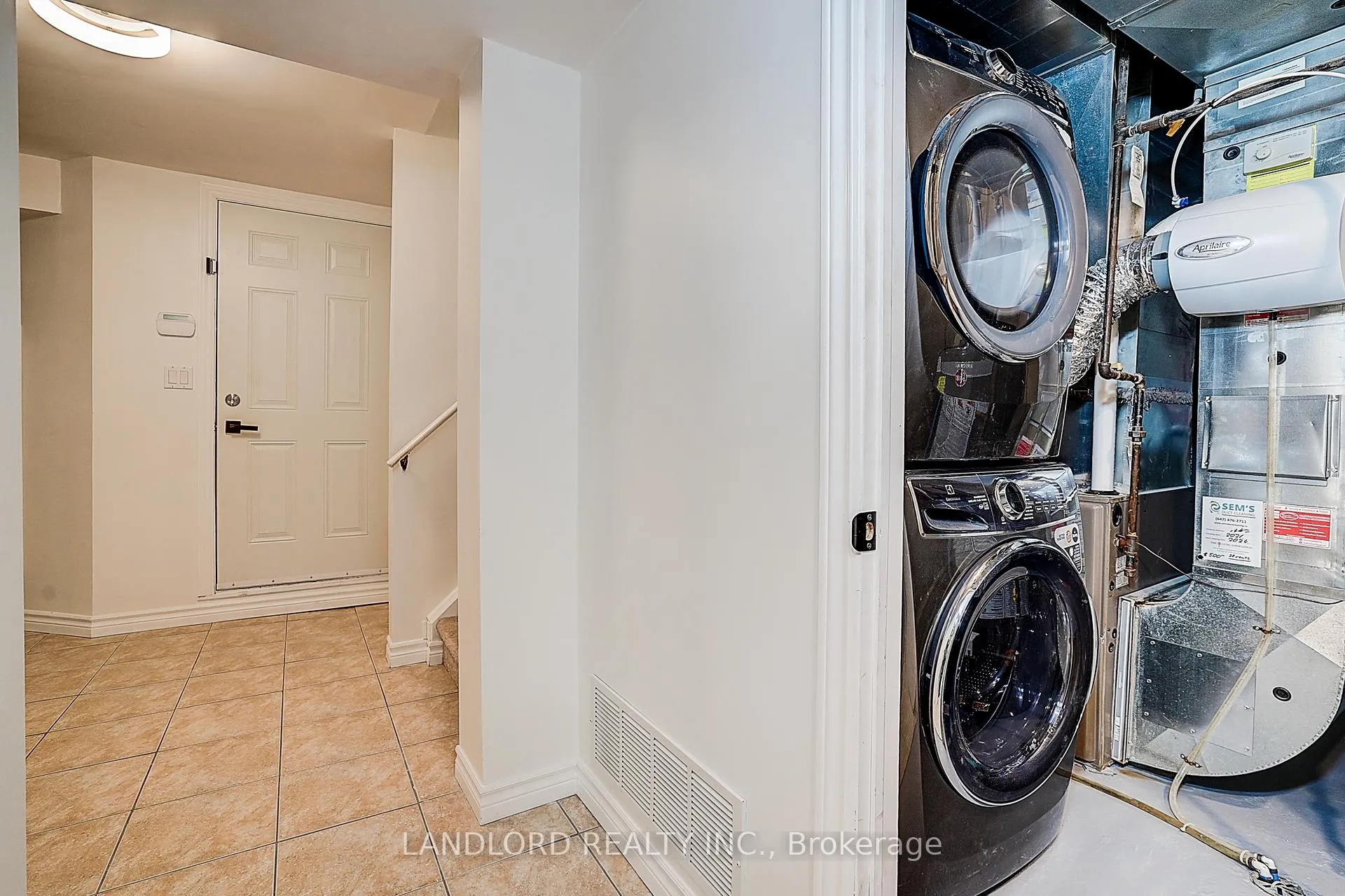 Photo 14 of Unit Lower, 8 Wood Dale Road, Vaughan, Concord — HOMEH