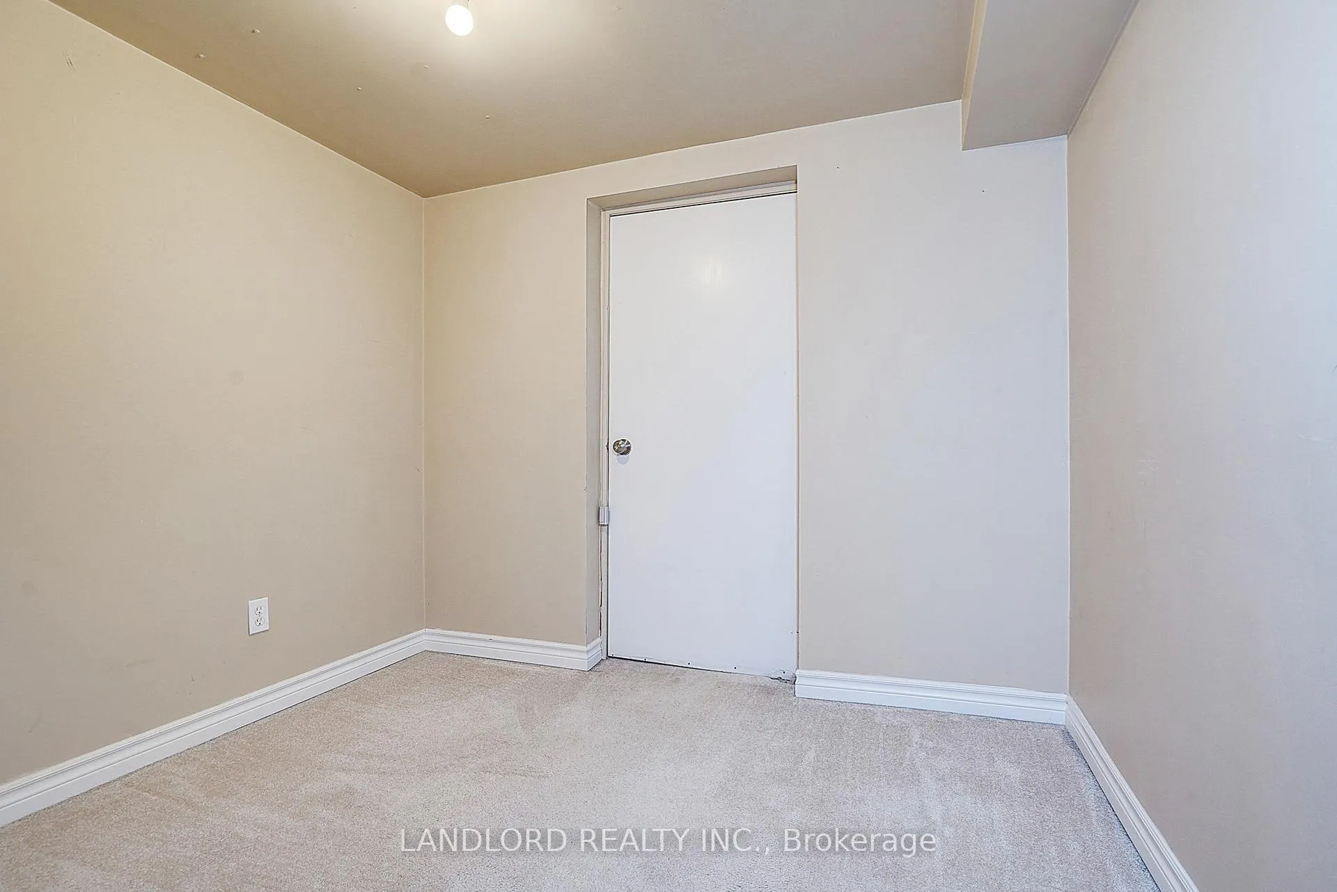 Photo 15 of Unit Lower, 8 Wood Dale Road, Vaughan, Concord — HOMEH