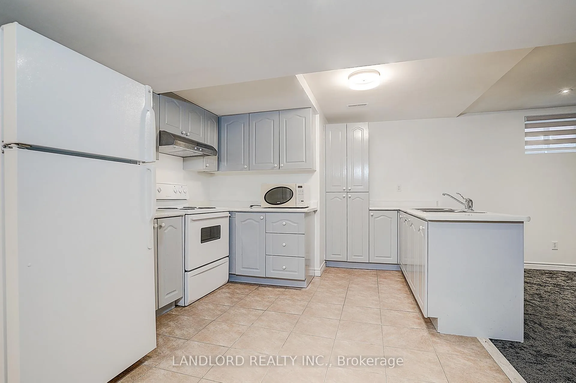 Photo 20 of Unit Lower, 8 Wood Dale Road, Vaughan, Concord — HOMEH