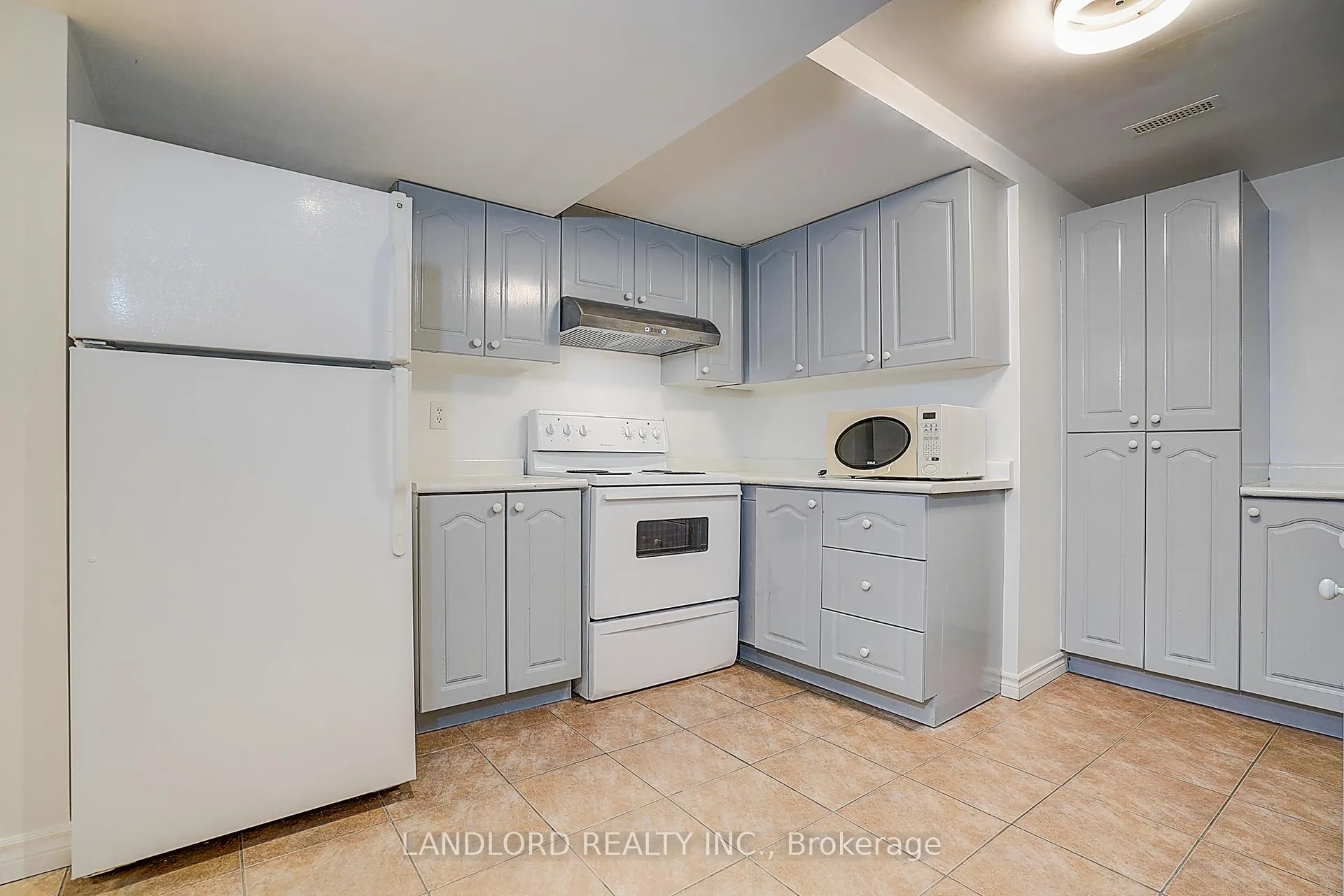 Photo 24 of Unit Lower, 8 Wood Dale Road, Vaughan, Concord — HOMEH