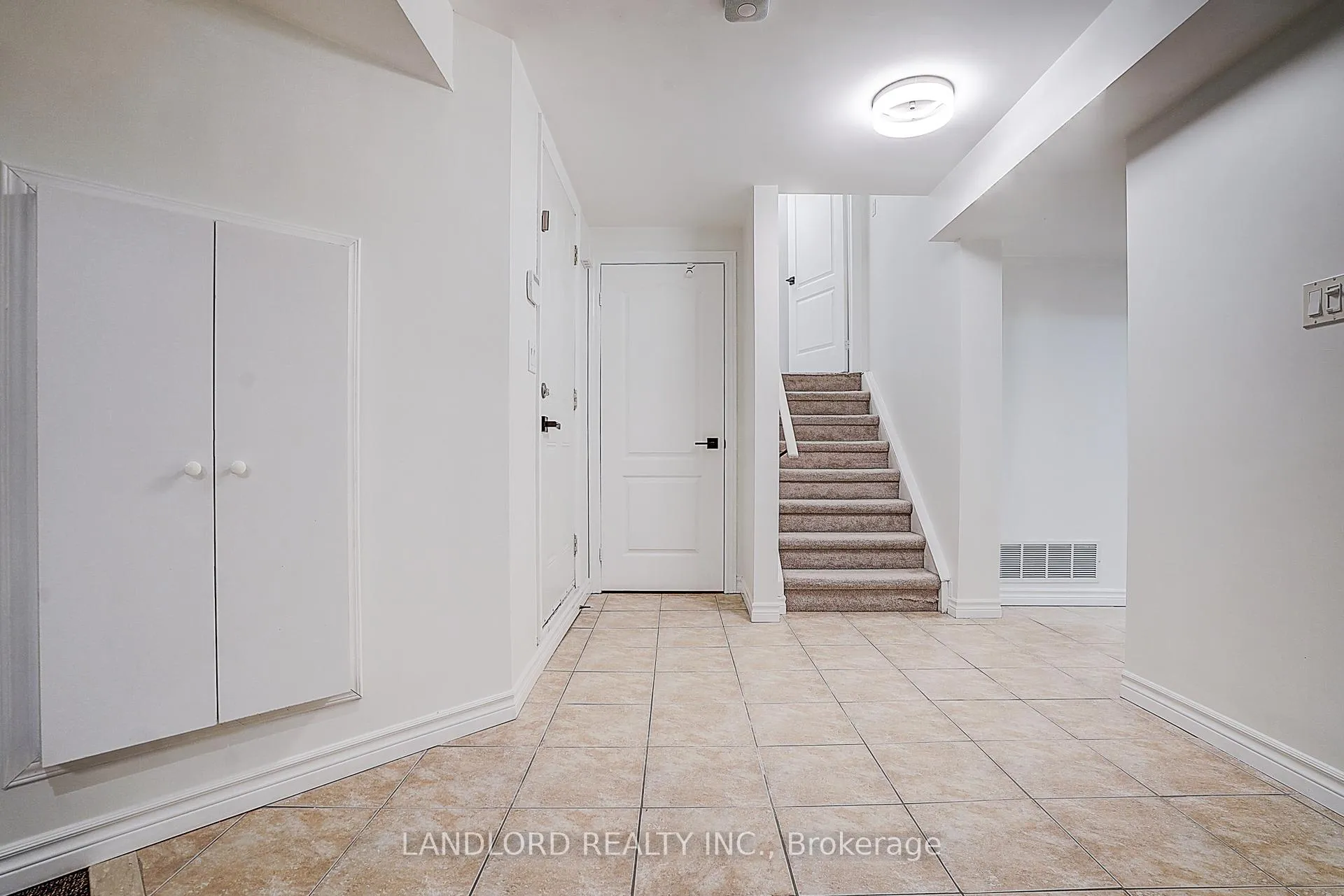 Photo 32 of Unit Lower, 8 Wood Dale Road, Vaughan, Concord — HOMEH