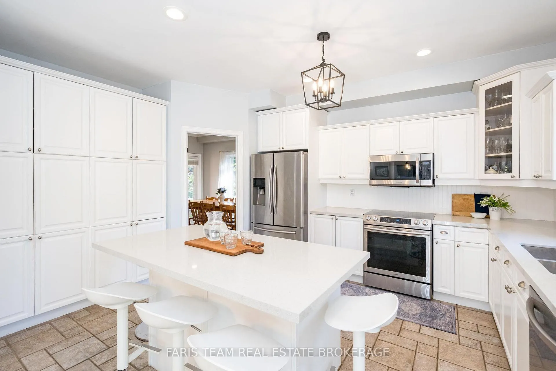Photo 10 of 2 Evergreen Lane, Essa, Thornton — HOMEH