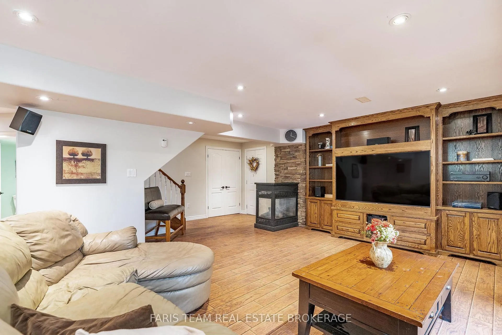Photo 33 of 2 Evergreen Lane, Essa, Thornton — HOMEH