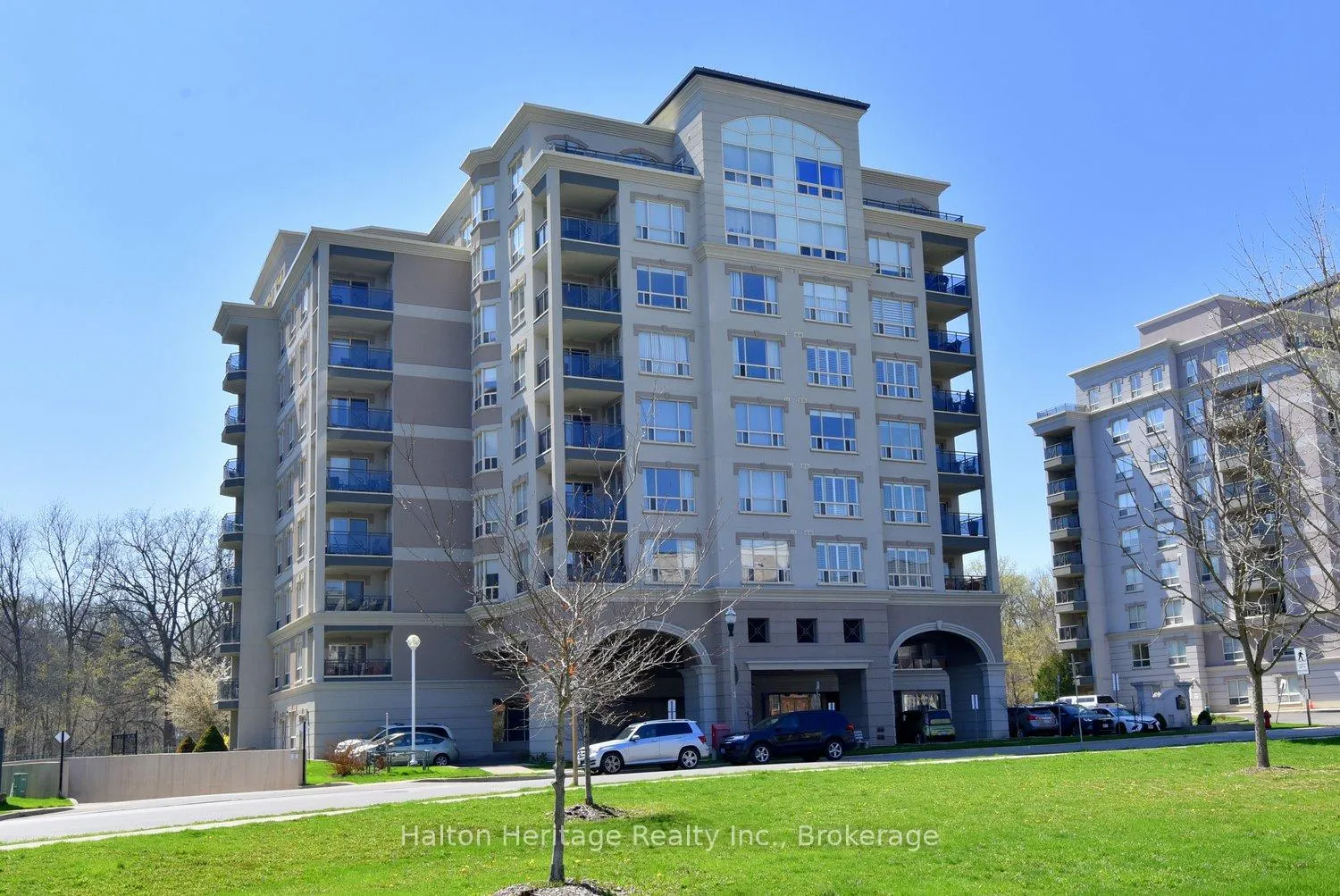 Photo 2 of Unit 501, 3000 Creekside Drive, Hamilton, Dundas — HOMEH