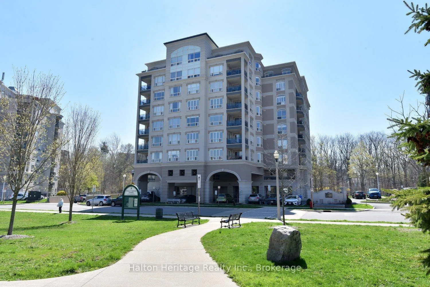Photo 3 of Unit 501, 3000 Creekside Drive, Hamilton, Dundas — HOMEH