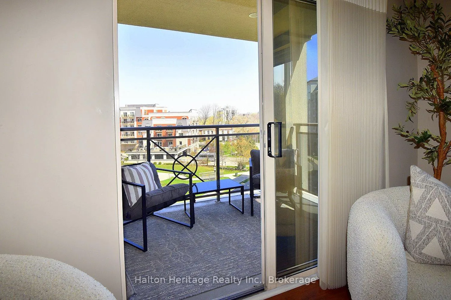 Photo 7 of Unit 501, 3000 Creekside Drive, Hamilton, Dundas — HOMEH