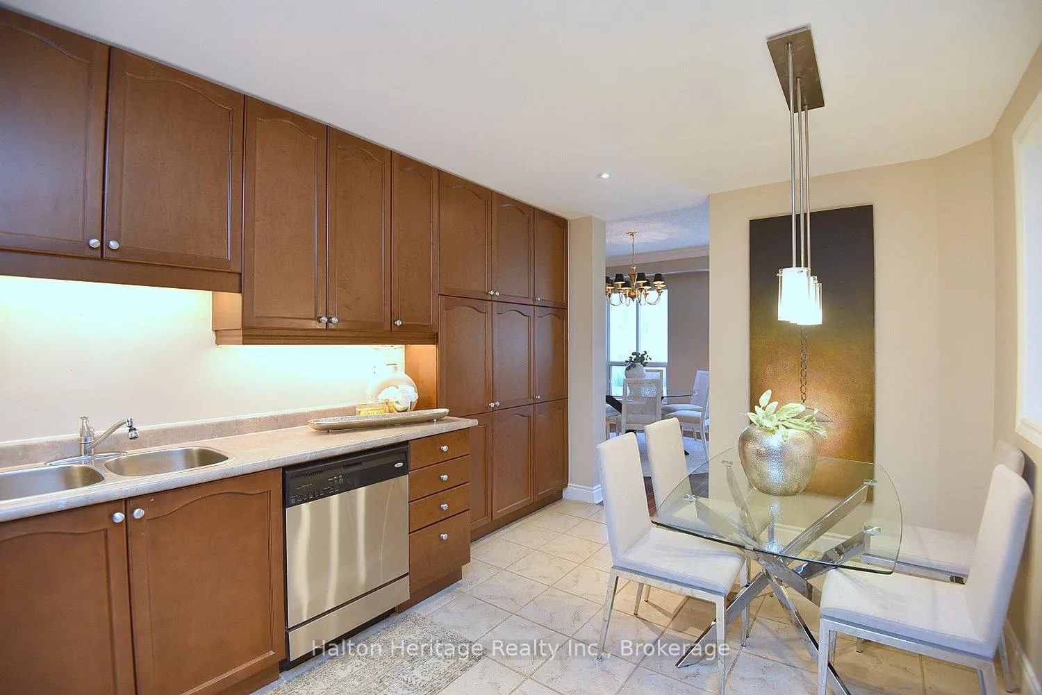Photo 16 of Unit 501, 3000 Creekside Drive, Hamilton, Dundas — HOMEH