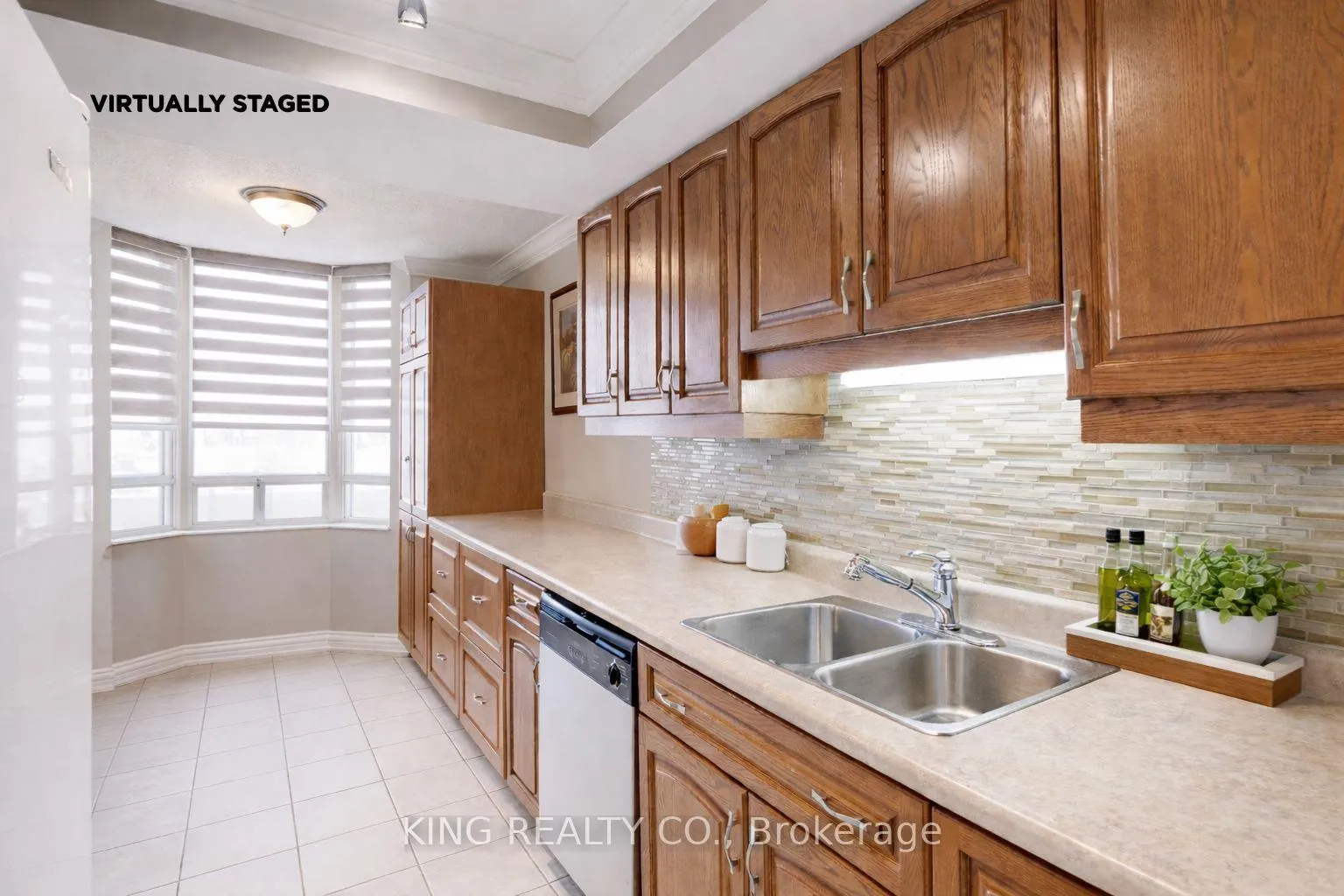Photo 7 of Unit 1601, 5 Lisa Street, Brampton, Queen Street Corridor — HOMEH