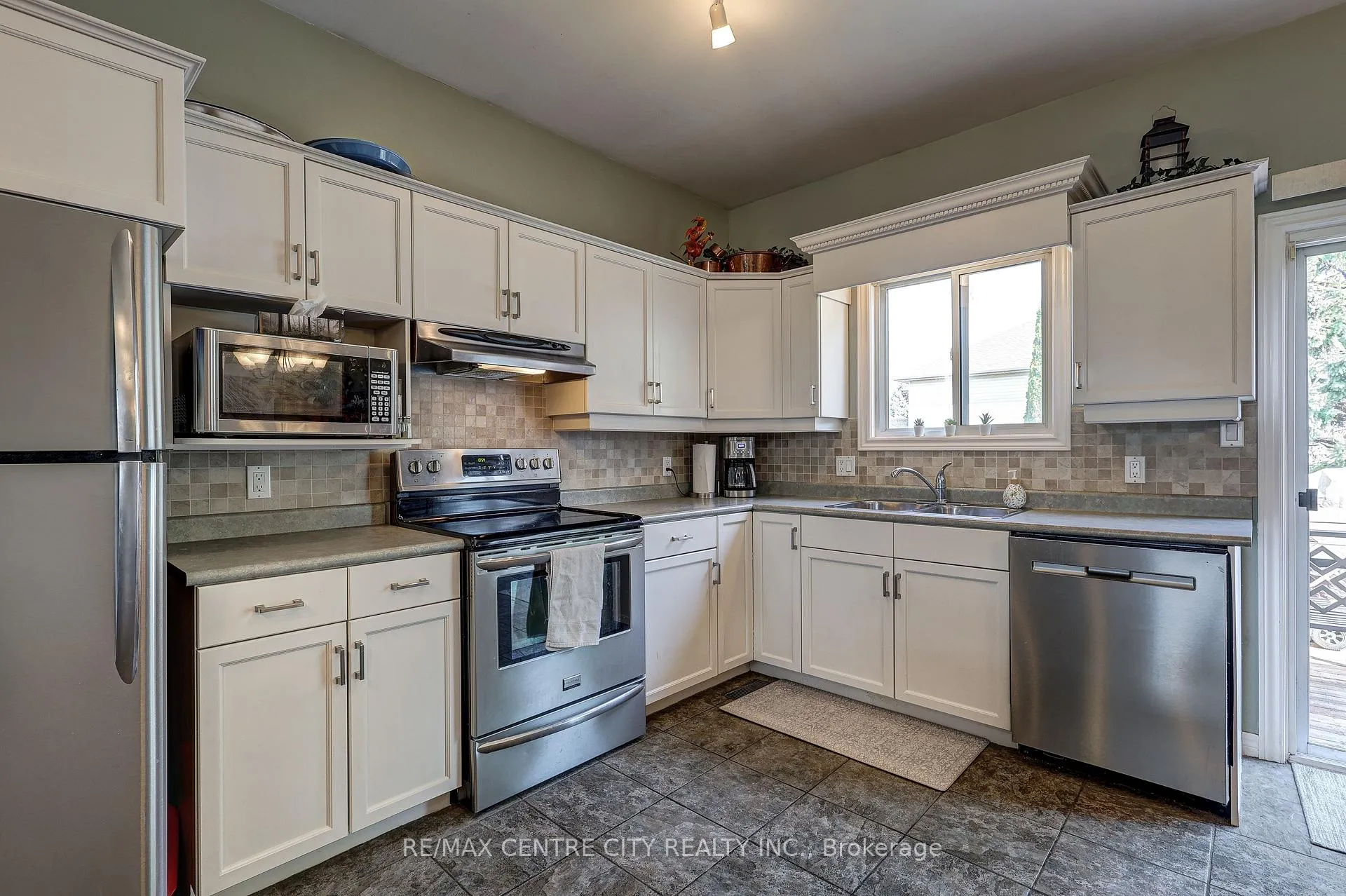 Photo 17 of 3 Steeplechase Court, St. Thomas — HOMEH