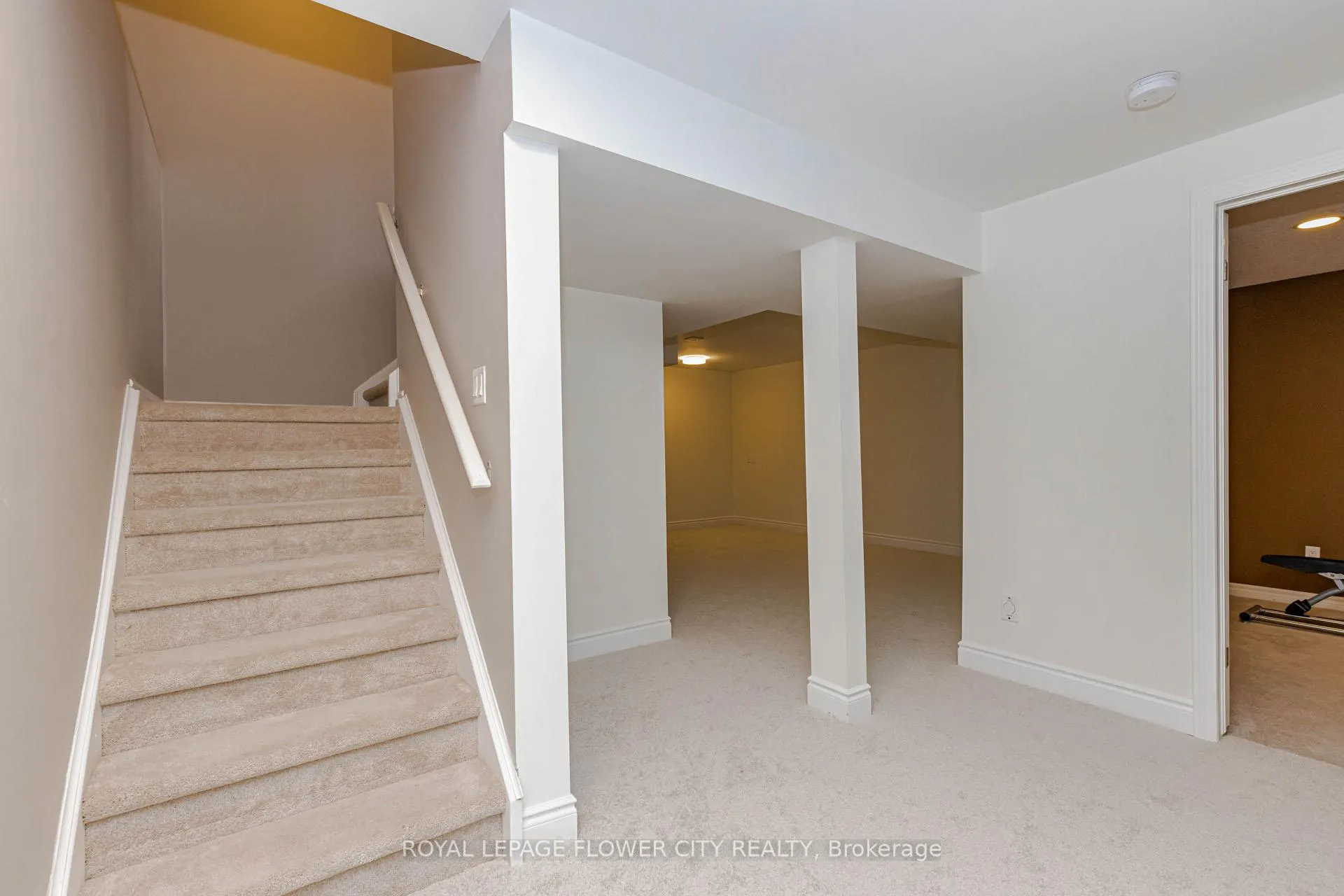 Photo 40 of 1698 Healy Road, London, North I — HOMEH