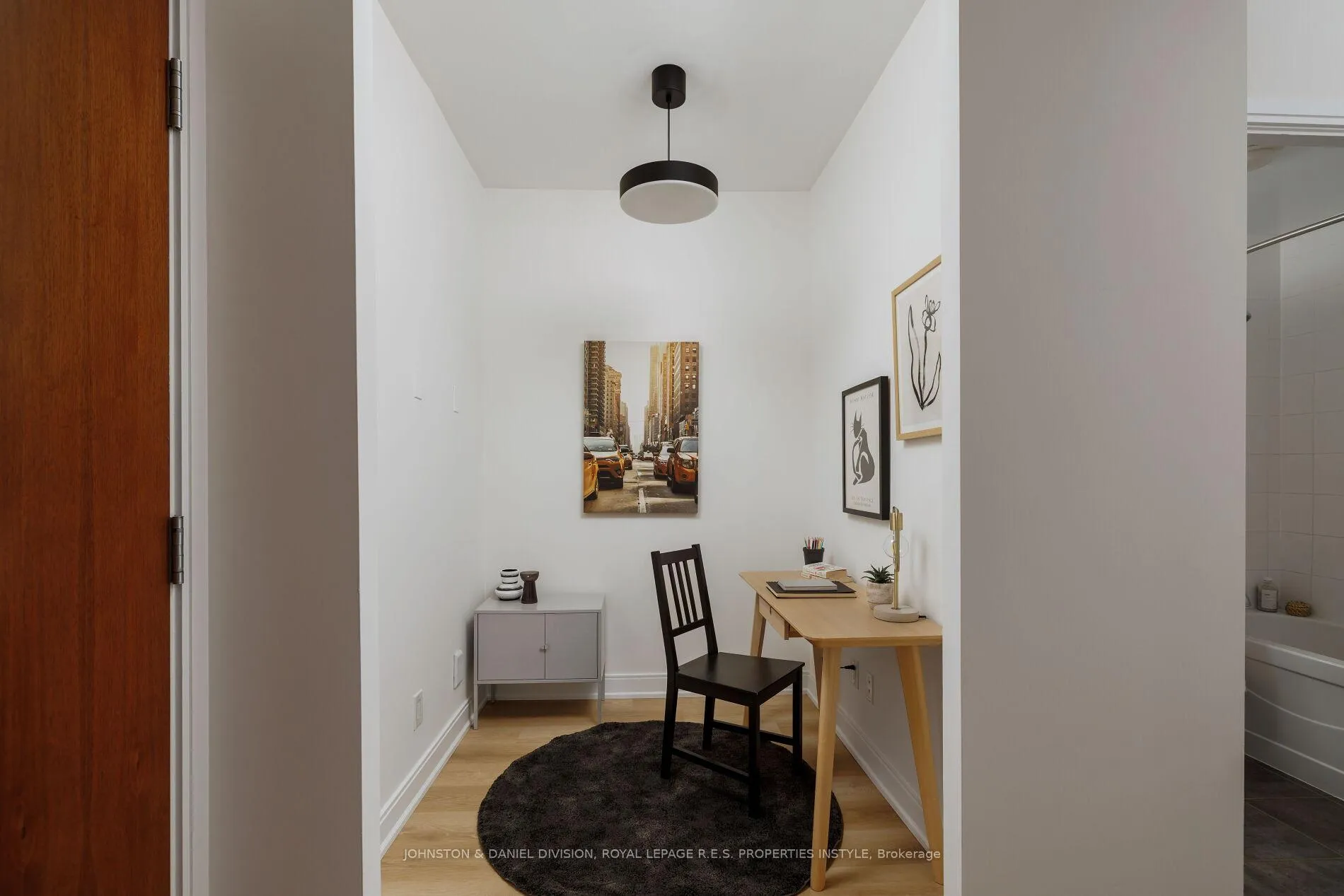 Photo 3 of Unit 401, 88 Broadway Avenue, Toronto, Mount Pleasant West — HOMEH
