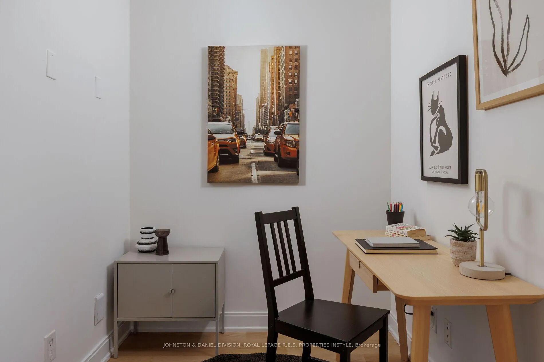Photo 5 of Unit 401, 88 Broadway Avenue, Toronto, Mount Pleasant West — HOMEH
