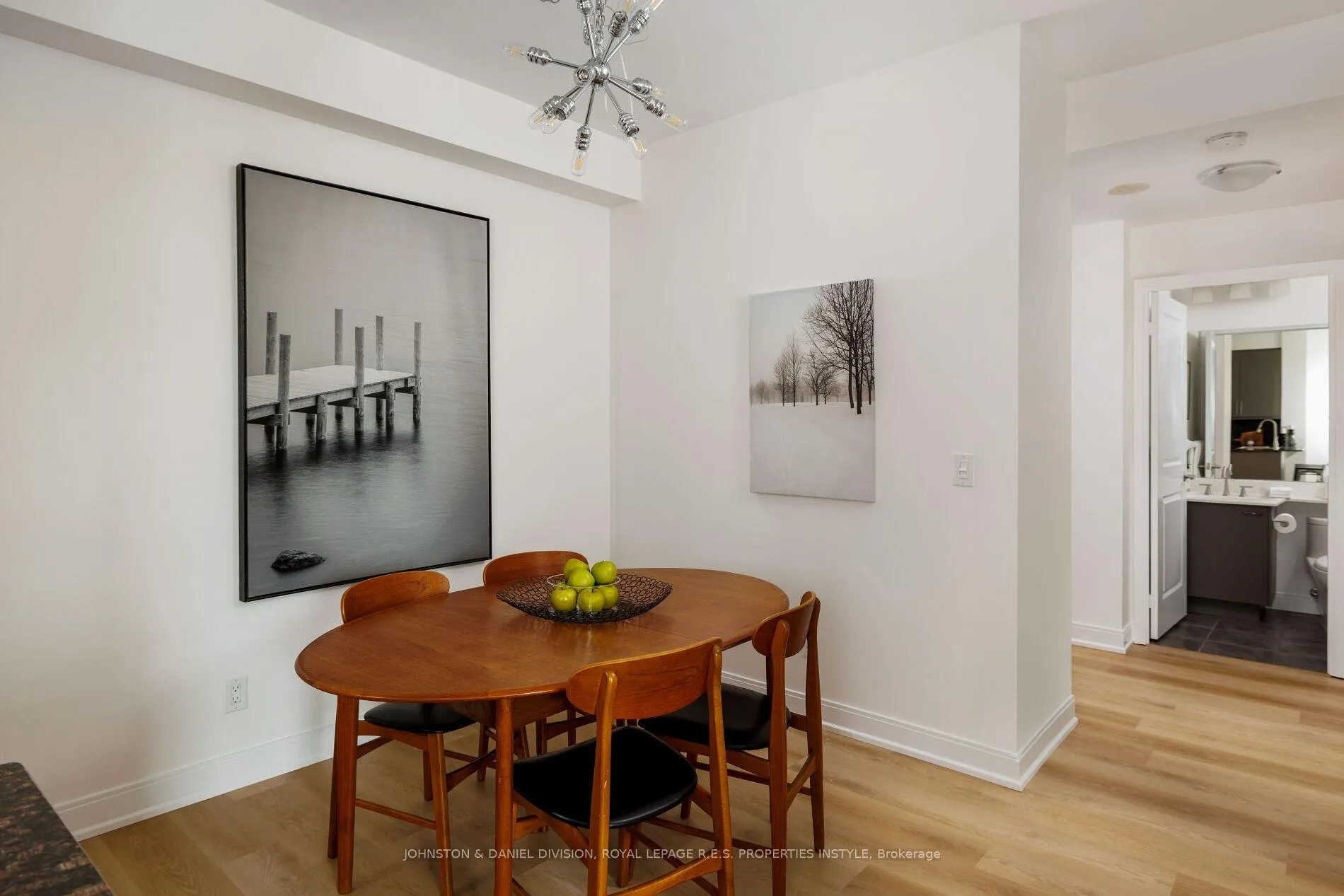 Photo 7 of Unit 401, 88 Broadway Avenue, Toronto, Mount Pleasant West — HOMEH