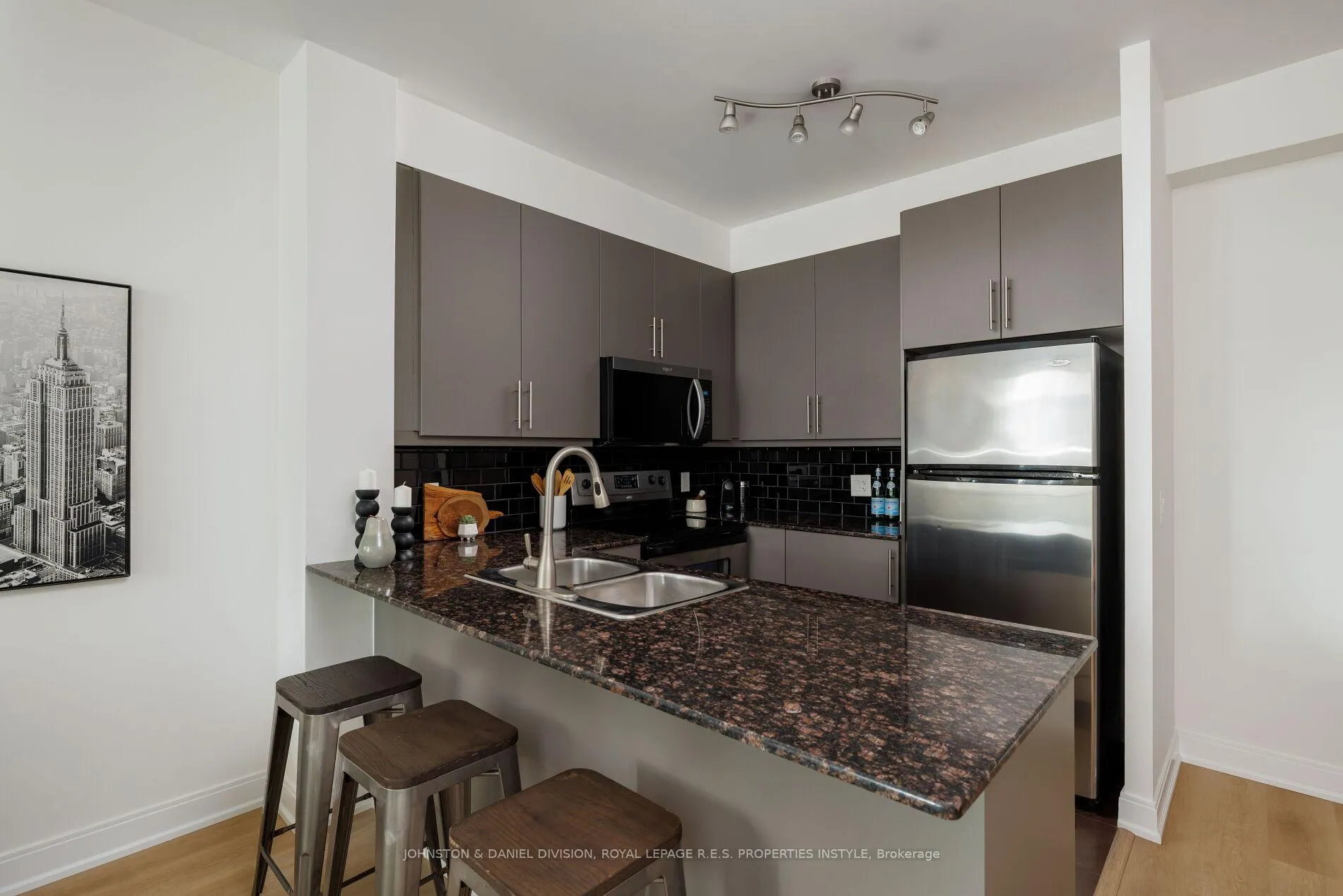 Photo 12 of Unit 401, 88 Broadway Avenue, Toronto, Mount Pleasant West — HOMEH