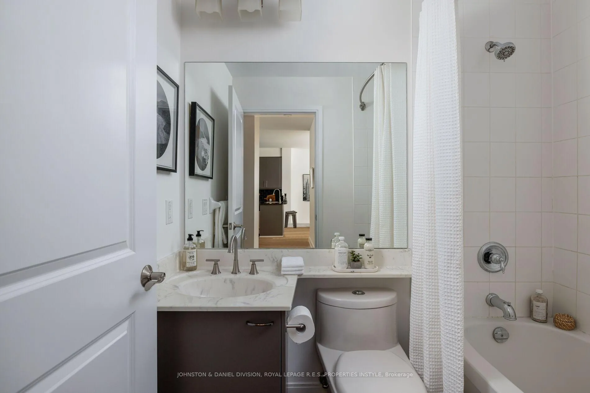 Photo 30 of Unit 401, 88 Broadway Avenue, Toronto, Mount Pleasant West — HOMEH