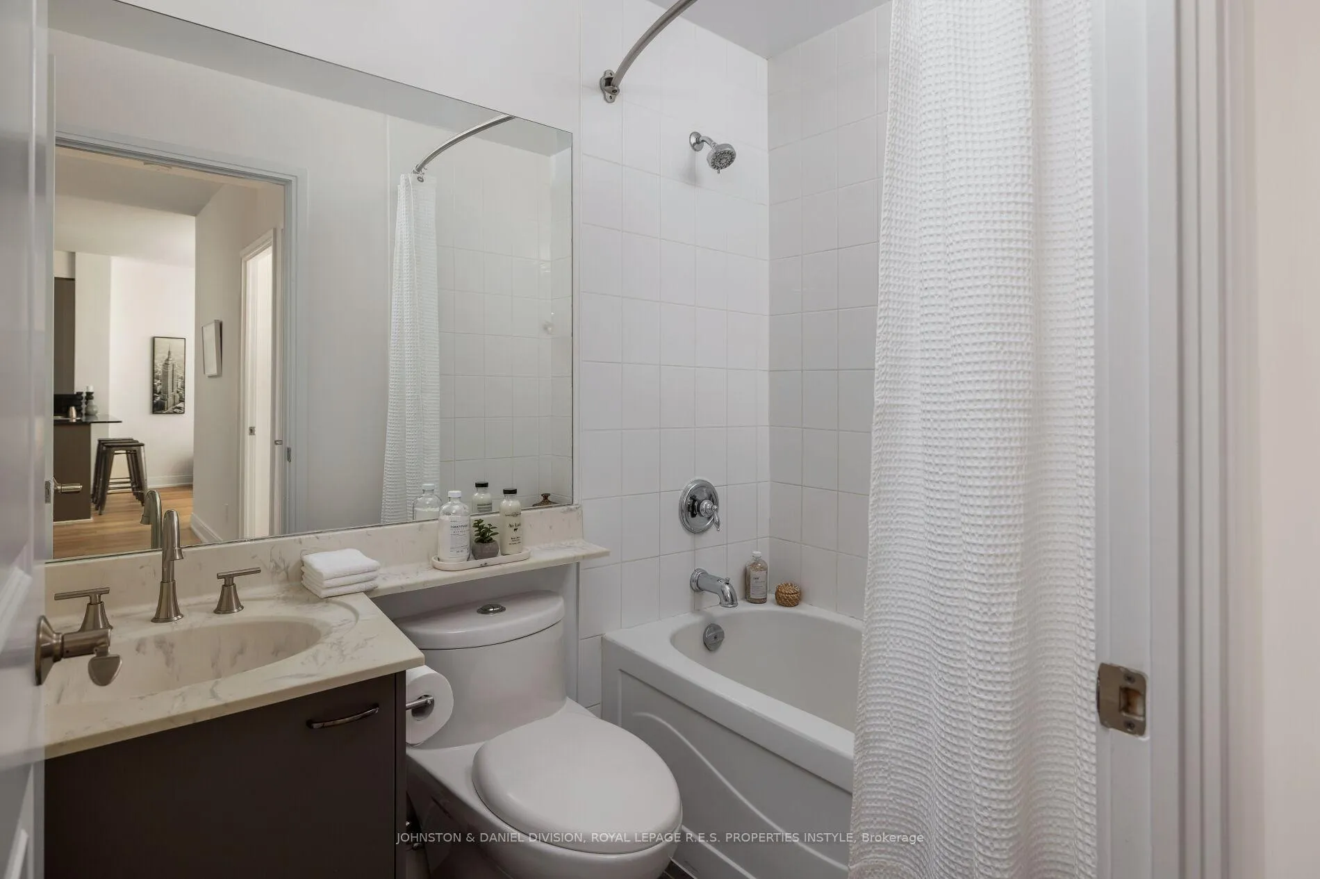 Photo 31 of Unit 401, 88 Broadway Avenue, Toronto, Mount Pleasant West — HOMEH