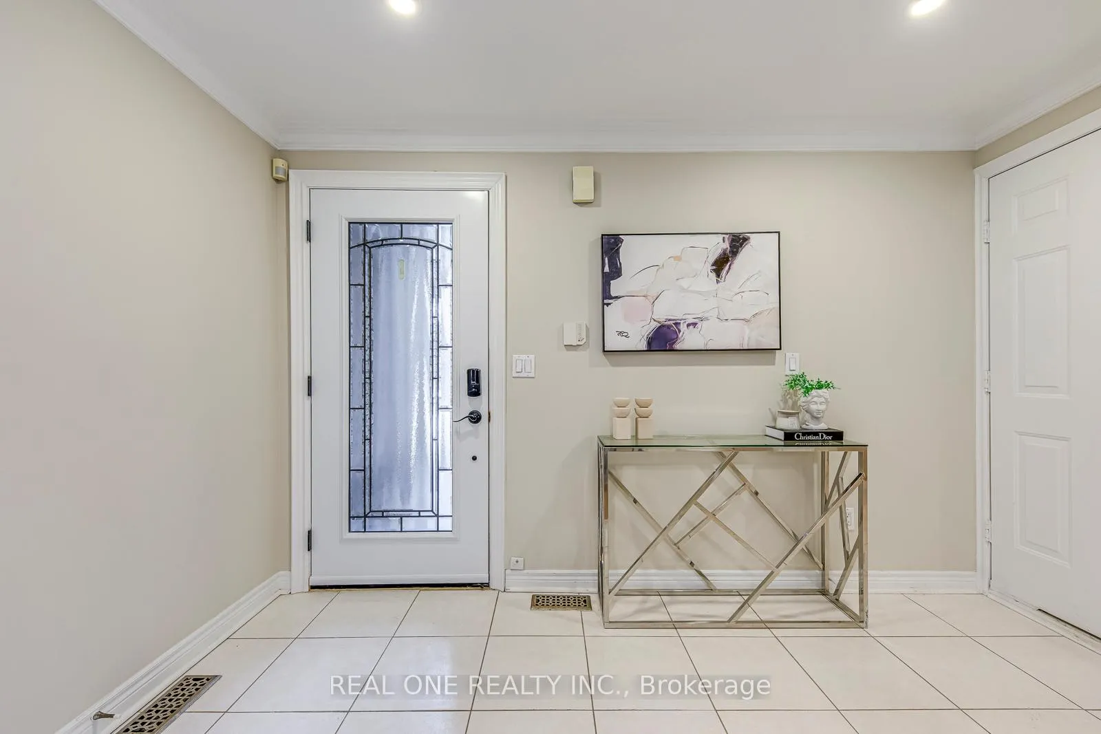 Photo 4 of Unit 6, 2250 Rockingham Drive, Oakville, Joshua Creek — HOMEH