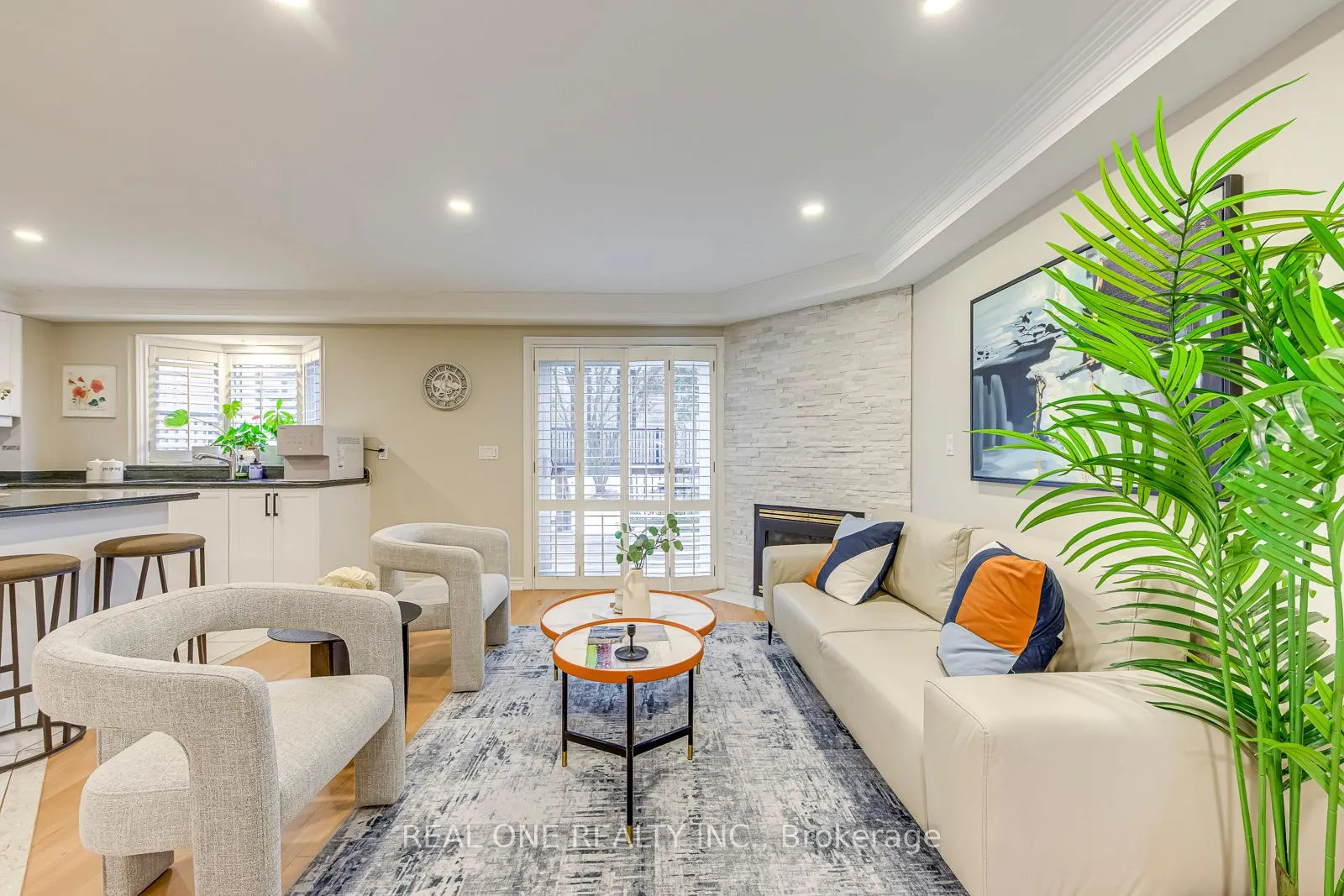 Photo 9 of Unit 6, 2250 Rockingham Drive, Oakville, Joshua Creek — HOMEH