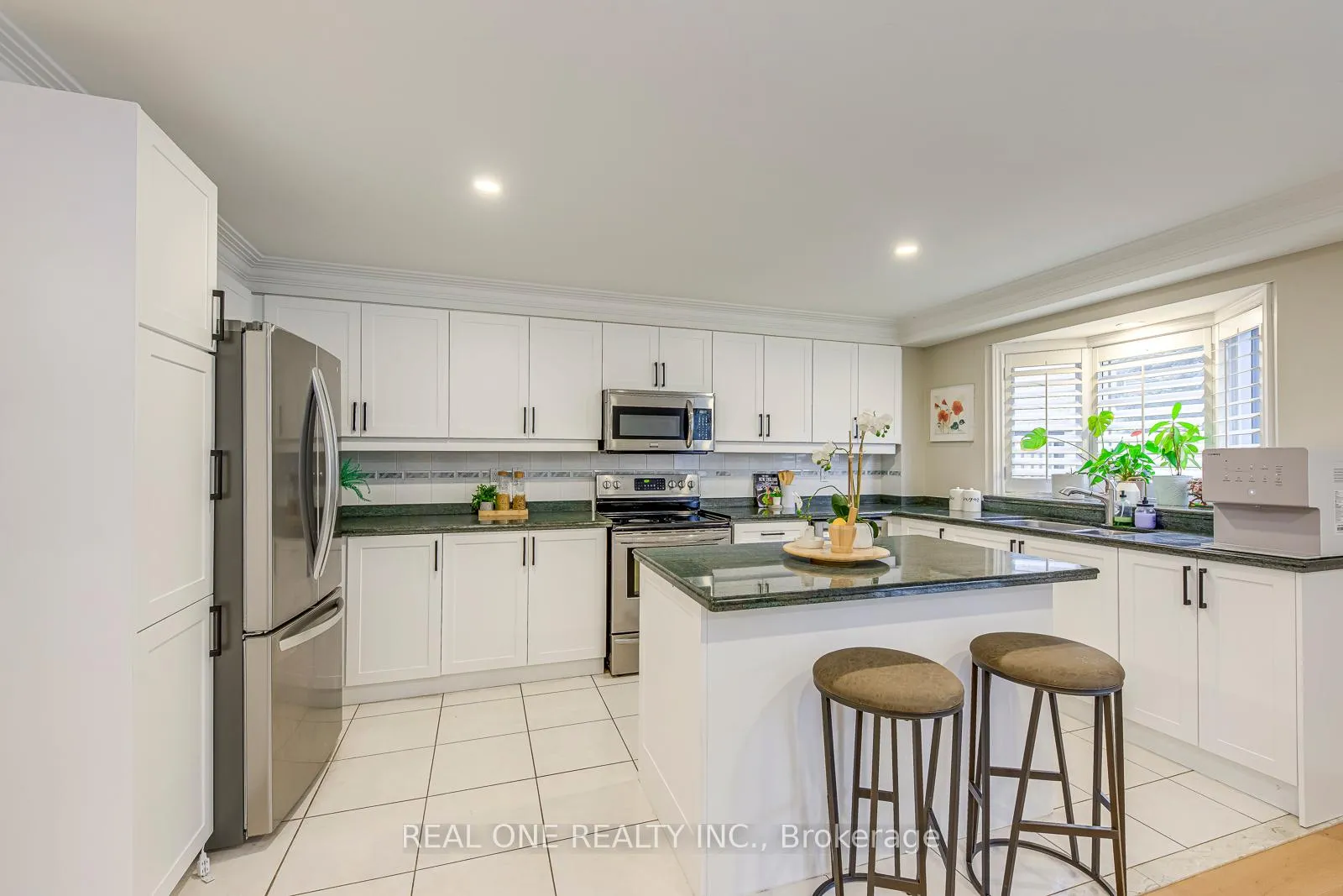 Photo 13 of Unit 6, 2250 Rockingham Drive, Oakville, Joshua Creek — HOMEH