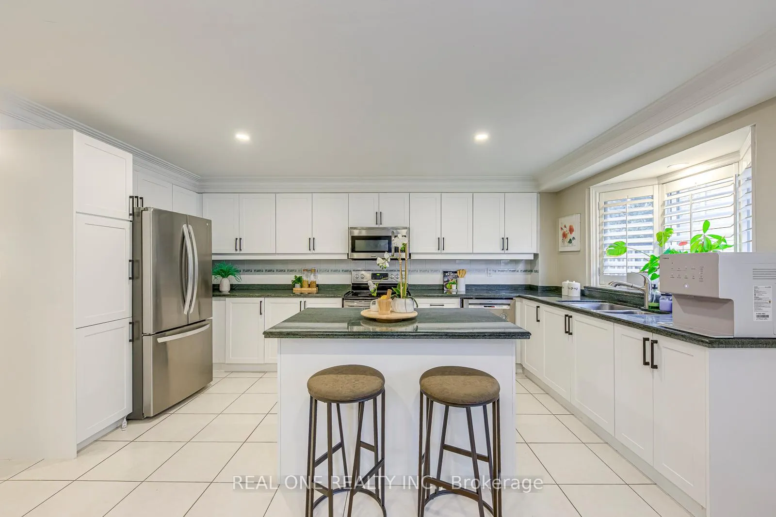 Photo 14 of Unit 6, 2250 Rockingham Drive, Oakville, Joshua Creek — HOMEH