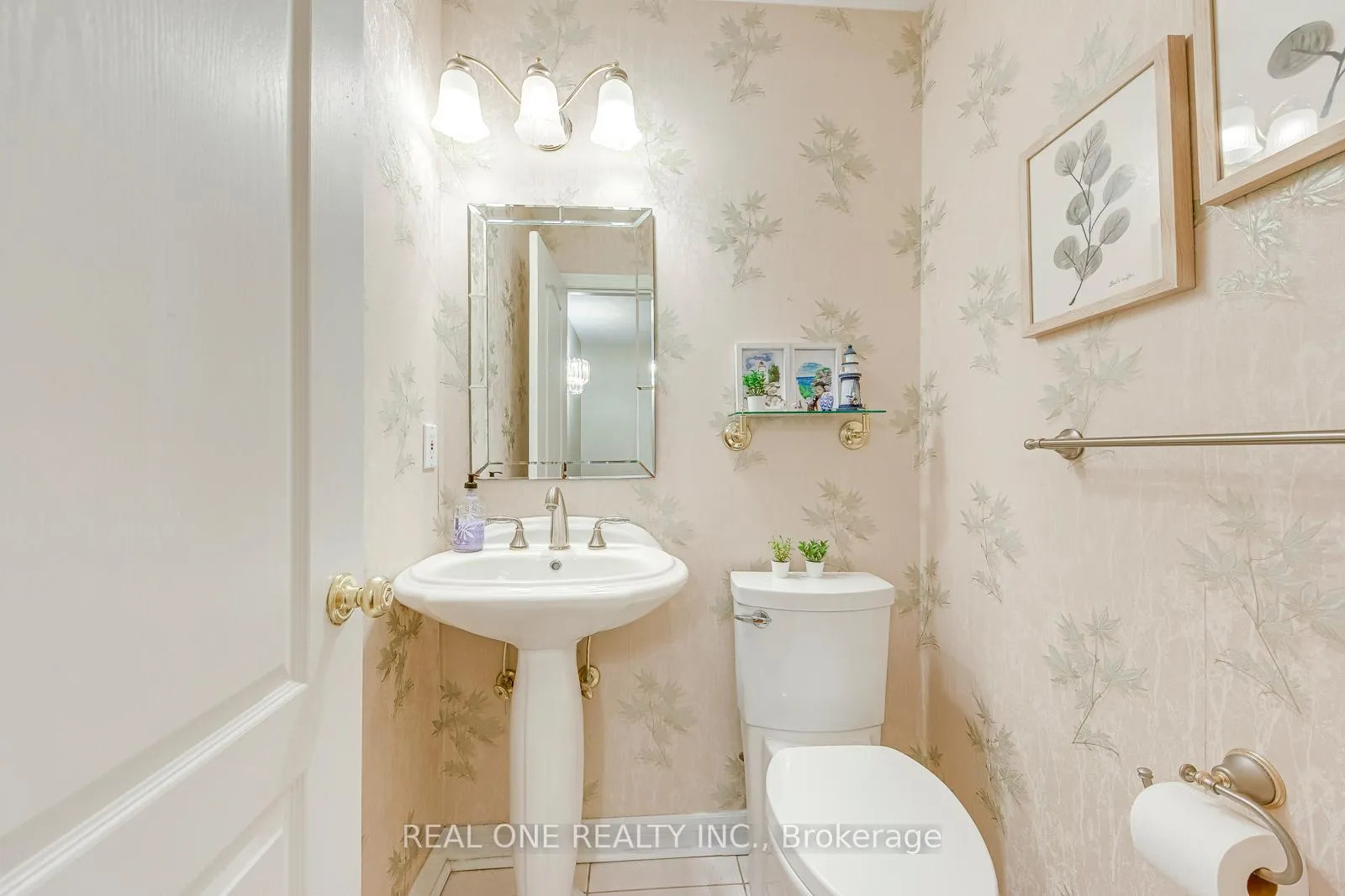 Photo 17 of Unit 6, 2250 Rockingham Drive, Oakville, Joshua Creek — HOMEH