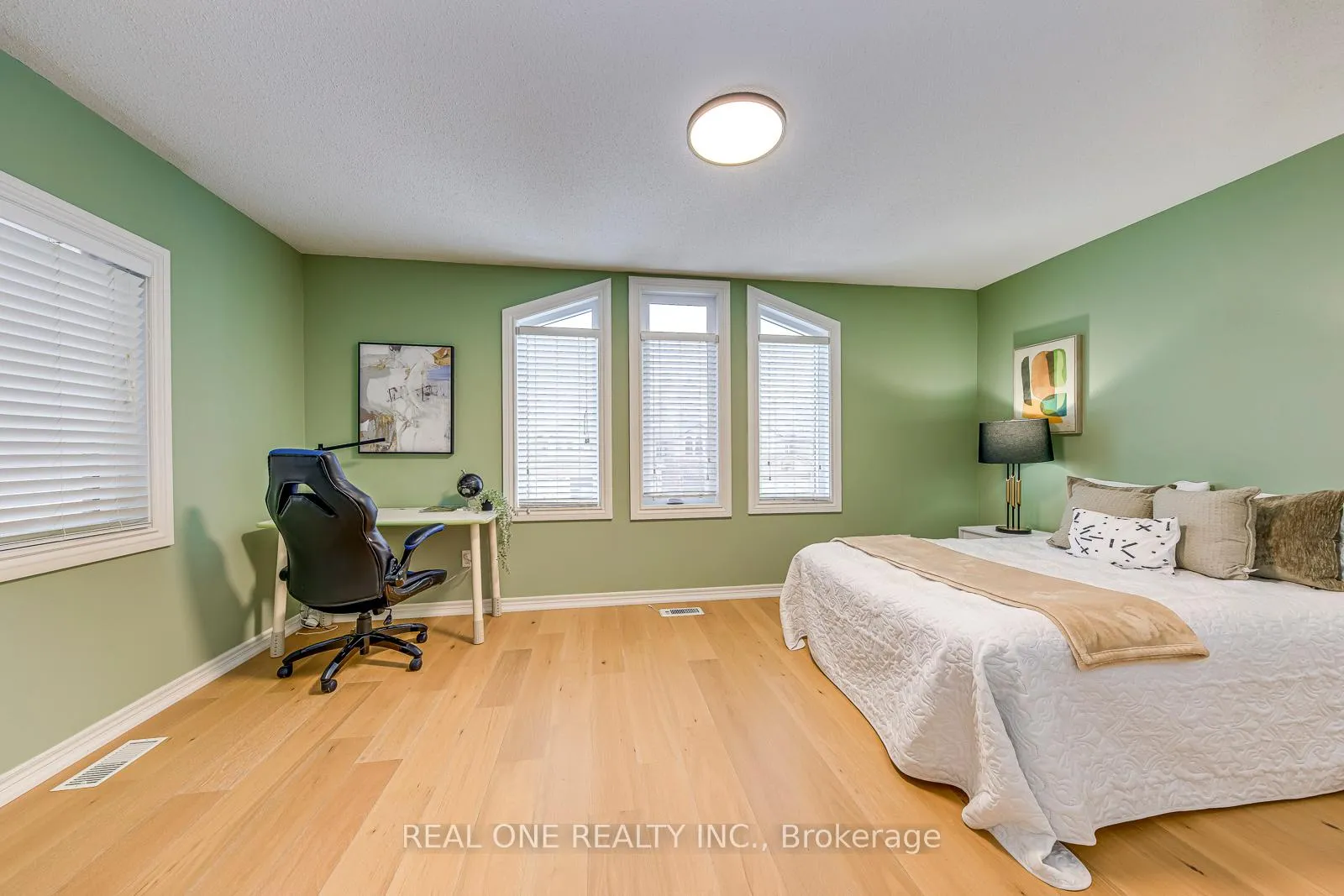 Photo 29 of Unit 6, 2250 Rockingham Drive, Oakville, Joshua Creek — HOMEH