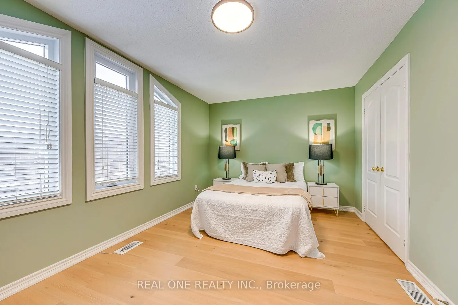 Photo 30 of Unit 6, 2250 Rockingham Drive, Oakville, Joshua Creek — HOMEH