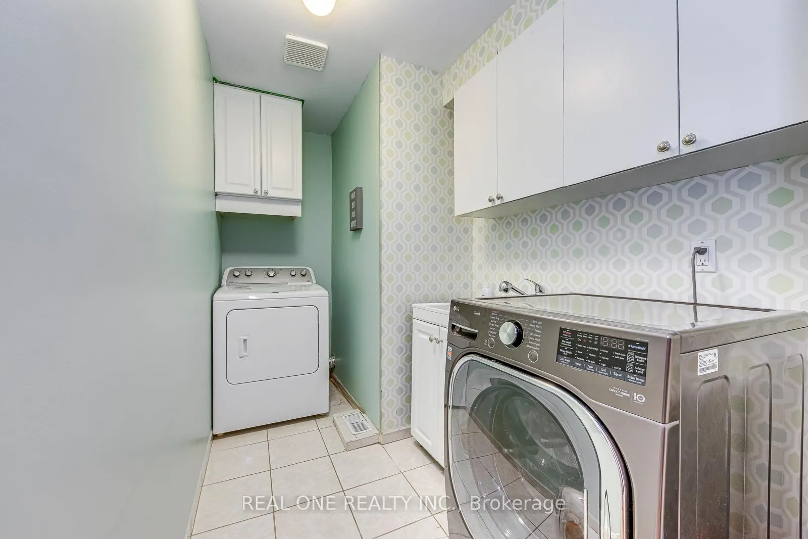 Photo 34 of Unit 6, 2250 Rockingham Drive, Oakville, Joshua Creek — HOMEH
