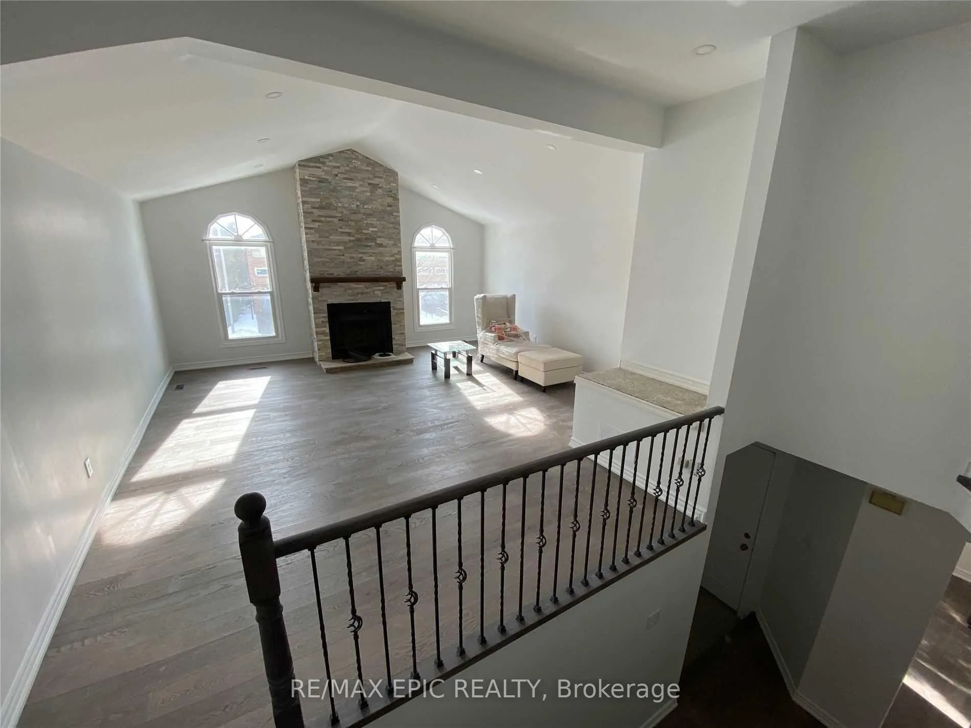 Photo 6 of 94 Pinewood Drive, Vaughan, Crestwood-Springfarm-Yorkhill — HOMEH