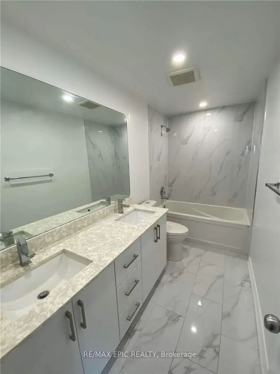 Photo 9 of 94 Pinewood Drive, Vaughan, Crestwood-Springfarm-Yorkhill — HOMEH