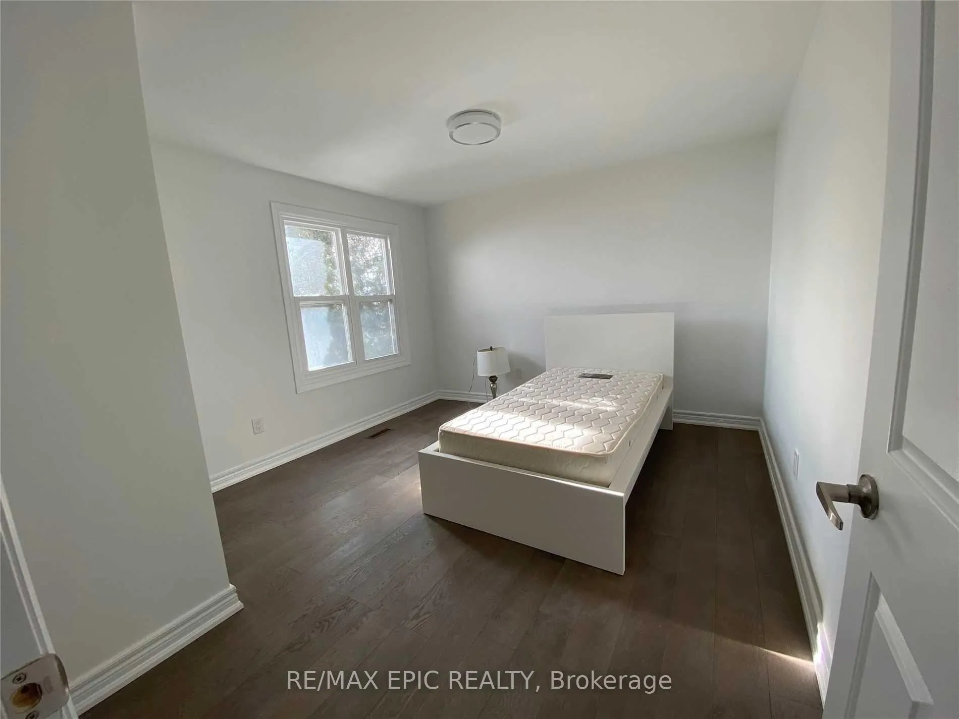Photo 11 of 94 Pinewood Drive, Vaughan, Crestwood-Springfarm-Yorkhill — HOMEH