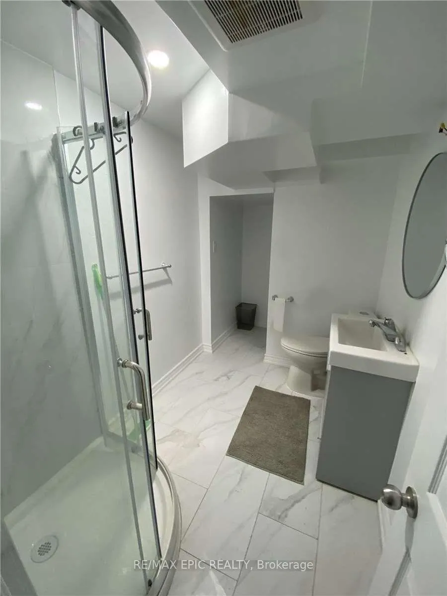 Photo 15 of 94 Pinewood Drive, Vaughan, Crestwood-Springfarm-Yorkhill — HOMEH