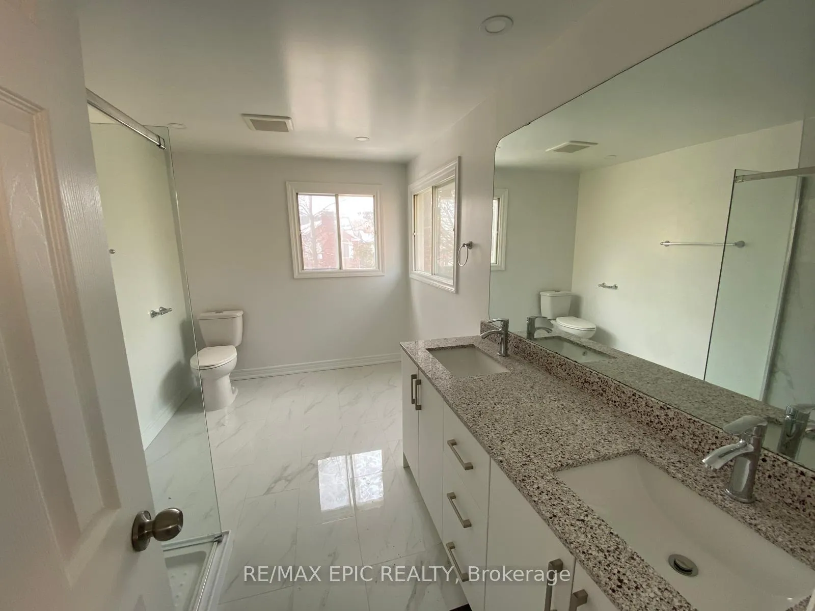 Photo 21 of 94 Pinewood Drive, Vaughan, Crestwood-Springfarm-Yorkhill — HOMEH